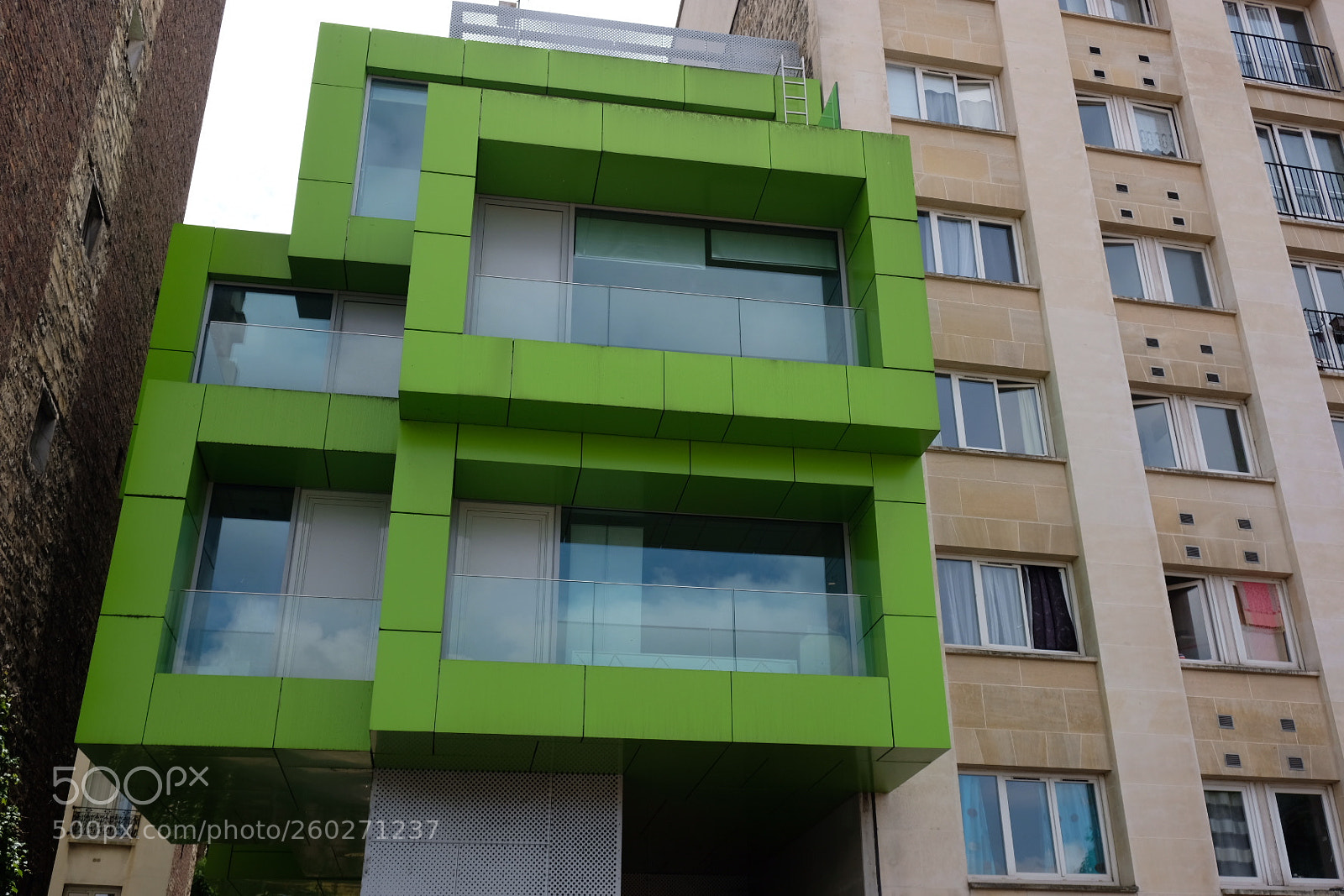 Fujifilm X-T20 sample photo. Green box photography