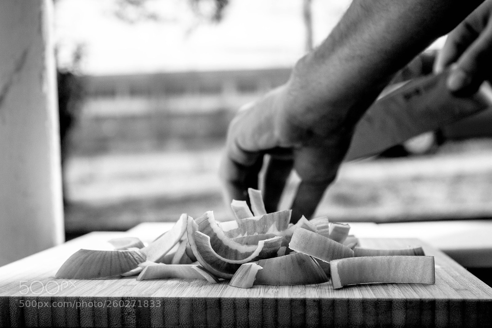 Canon EOS 700D (EOS Rebel T5i / EOS Kiss X7i) sample photo. The onion killer. photography