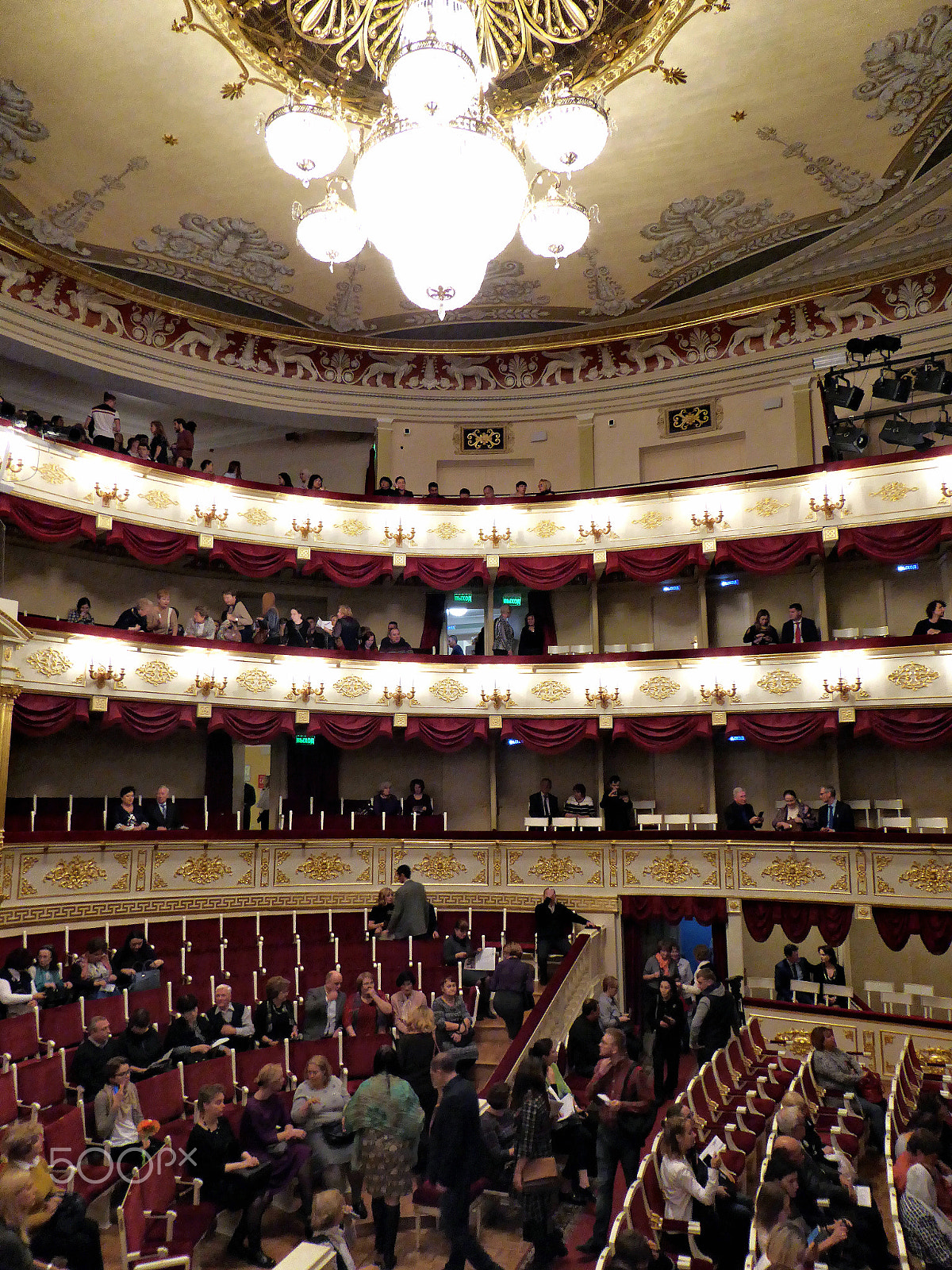 Panasonic Lumix DMC-ZS40 (Lumix DMC-TZ60) sample photo. In the hall of the maly theater. moscow photography