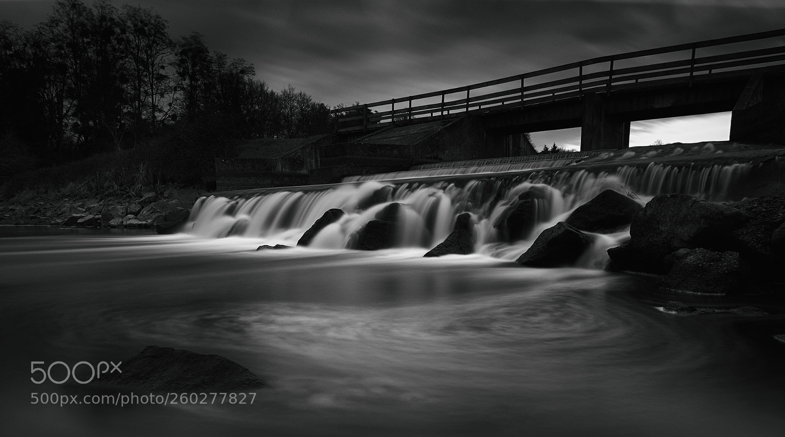 Canon EOS 70D sample photo. Barrage black & white photography