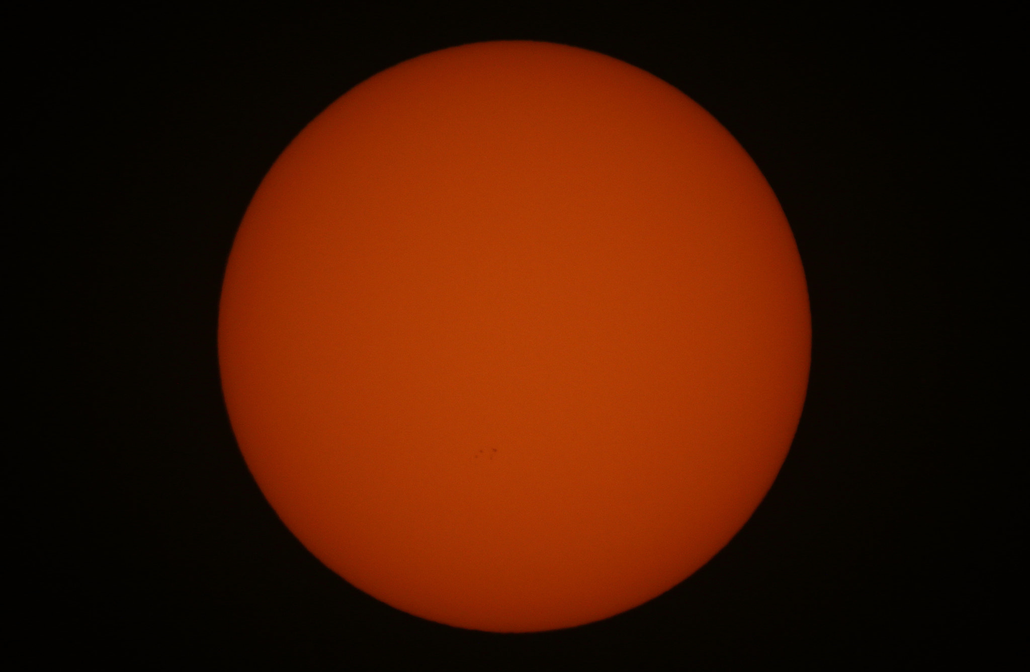 Canon EOS 600D (Rebel EOS T3i / EOS Kiss X5) sample photo. Sunspots photography
