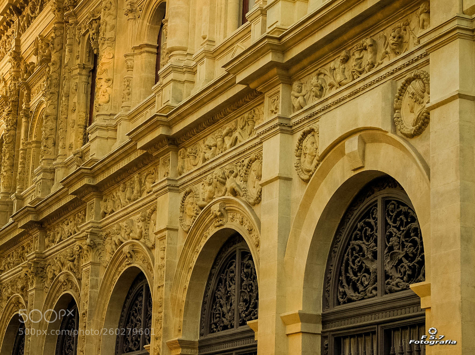Canon EOS 7D sample photo. Fachada con arte photography