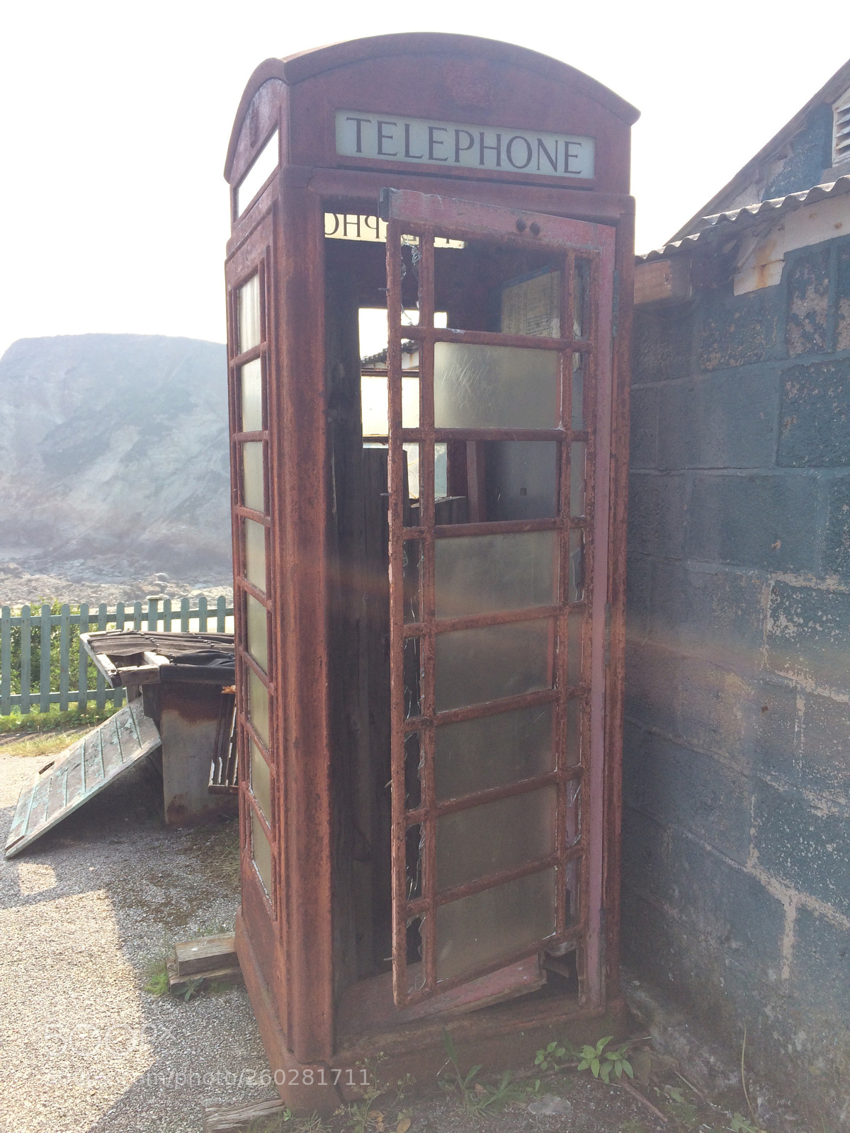 Apple iPhone 5s sample photo. Rusting telephone box photography