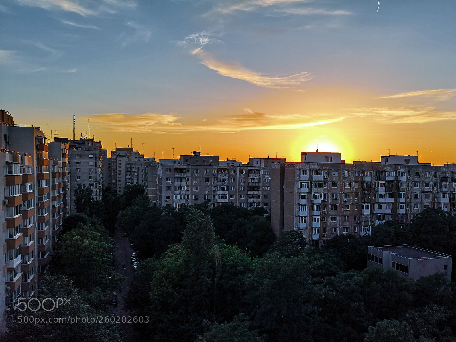 HUAWEI CLT-L29 sample photo. Sunset in bucharest photography