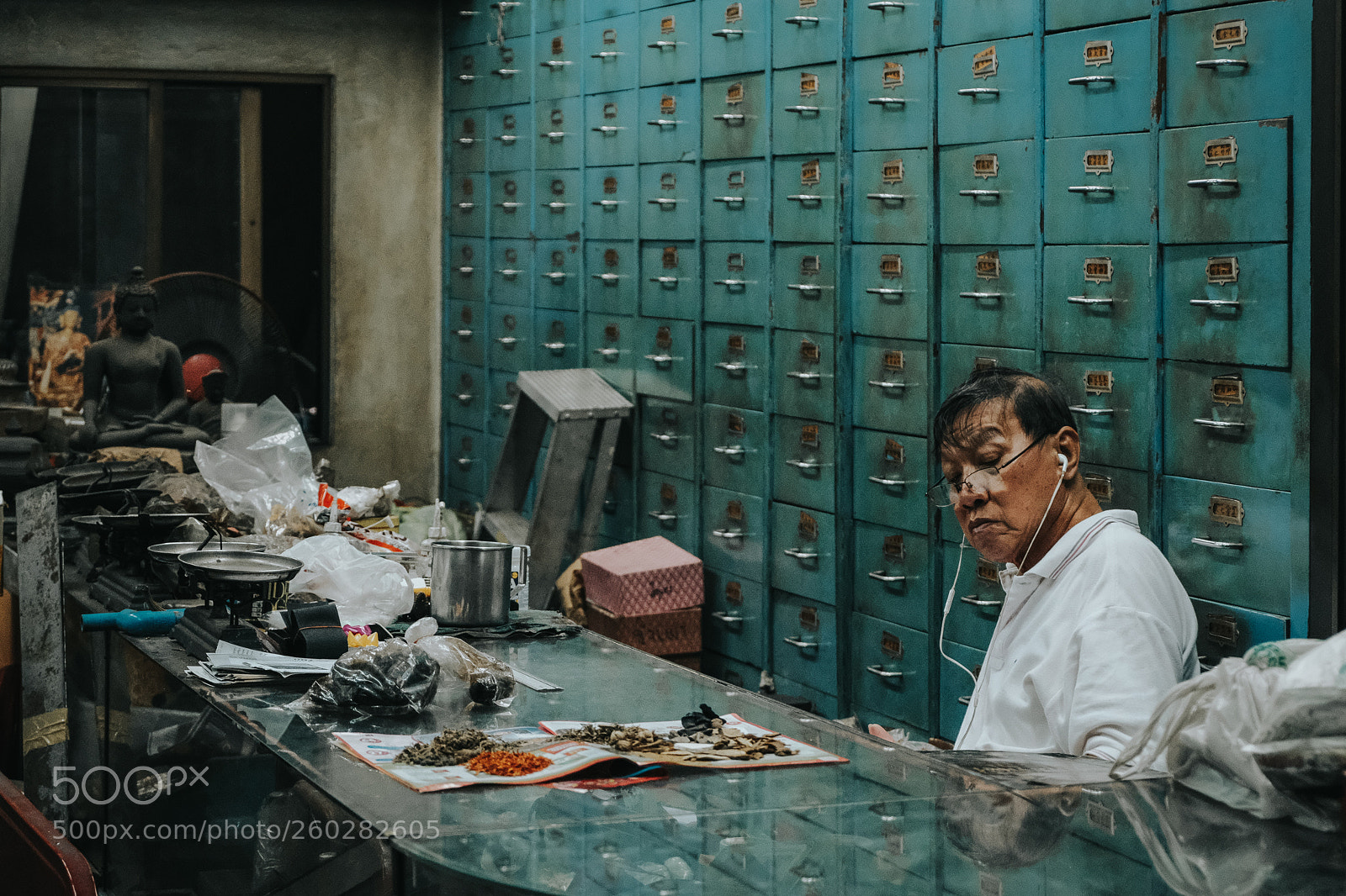 Fujifilm X-T2 sample photo. The druggist photography
