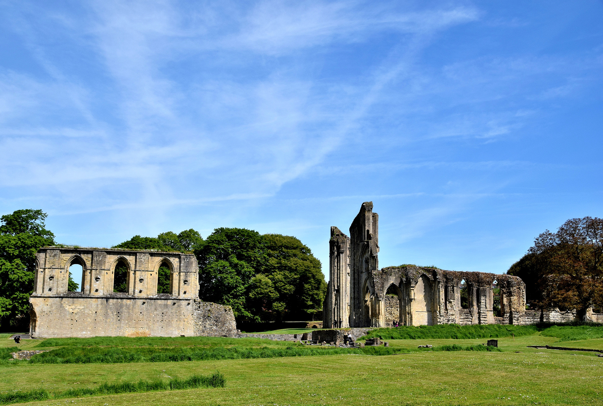 Nikon D5300 + Sigma 18-250mm F3.5-6.3 DC Macro OS HSM sample photo. Glastonbury abbey photography