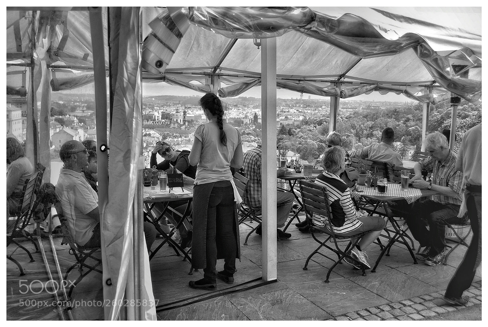 Nikon D60 sample photo. People in the restaurant's photography