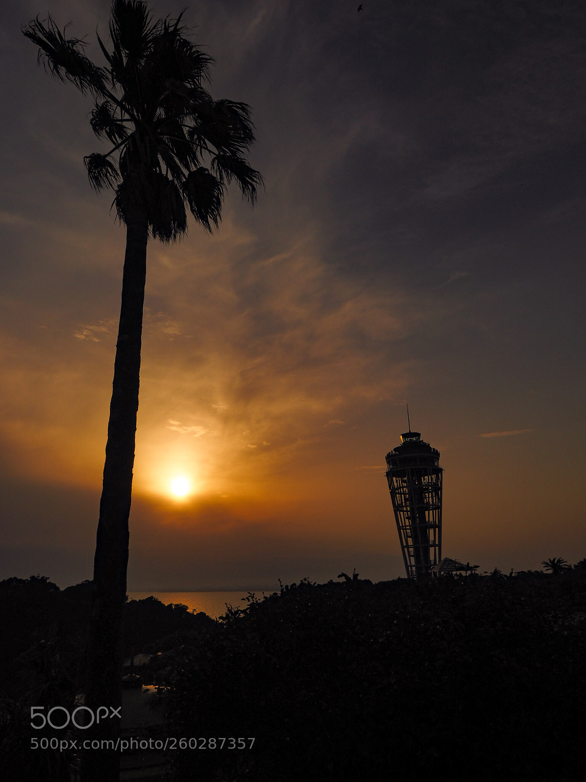 Olympus PEN-F sample photo. 夕暮れ時のシーキャンドル。 photography