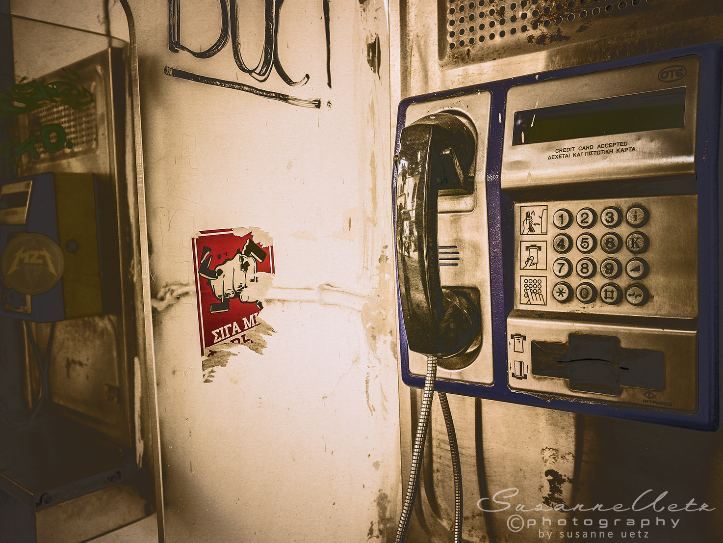 Canon EOS M10 sample photo. Telephone booth photography