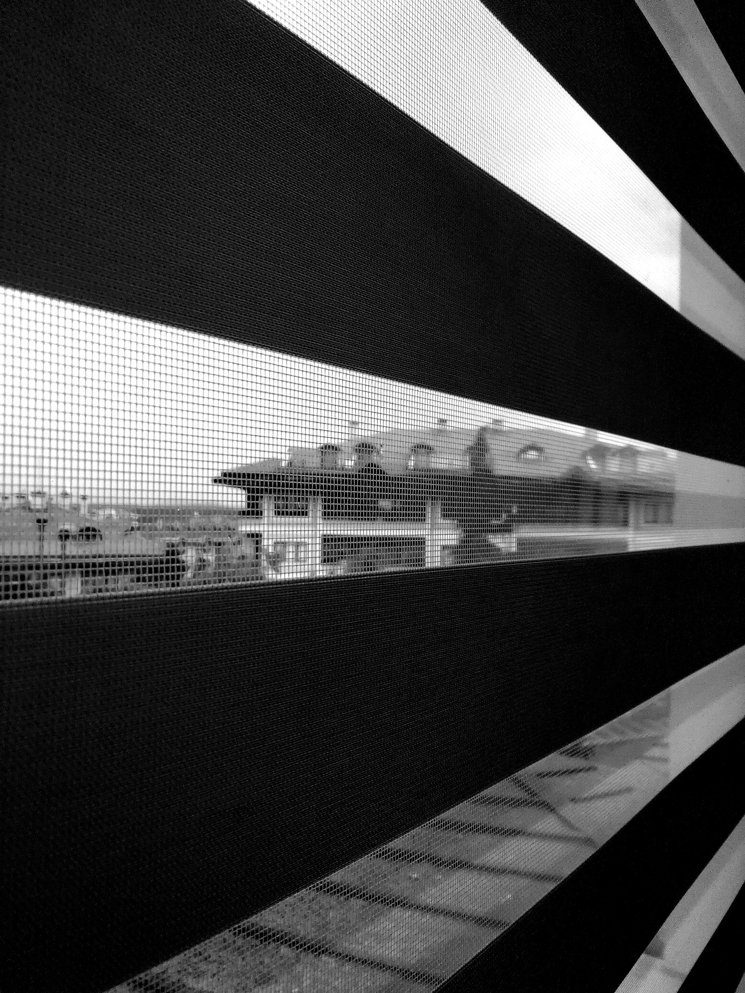 HUAWEI FIG-LX1 sample photo. Lines. photography