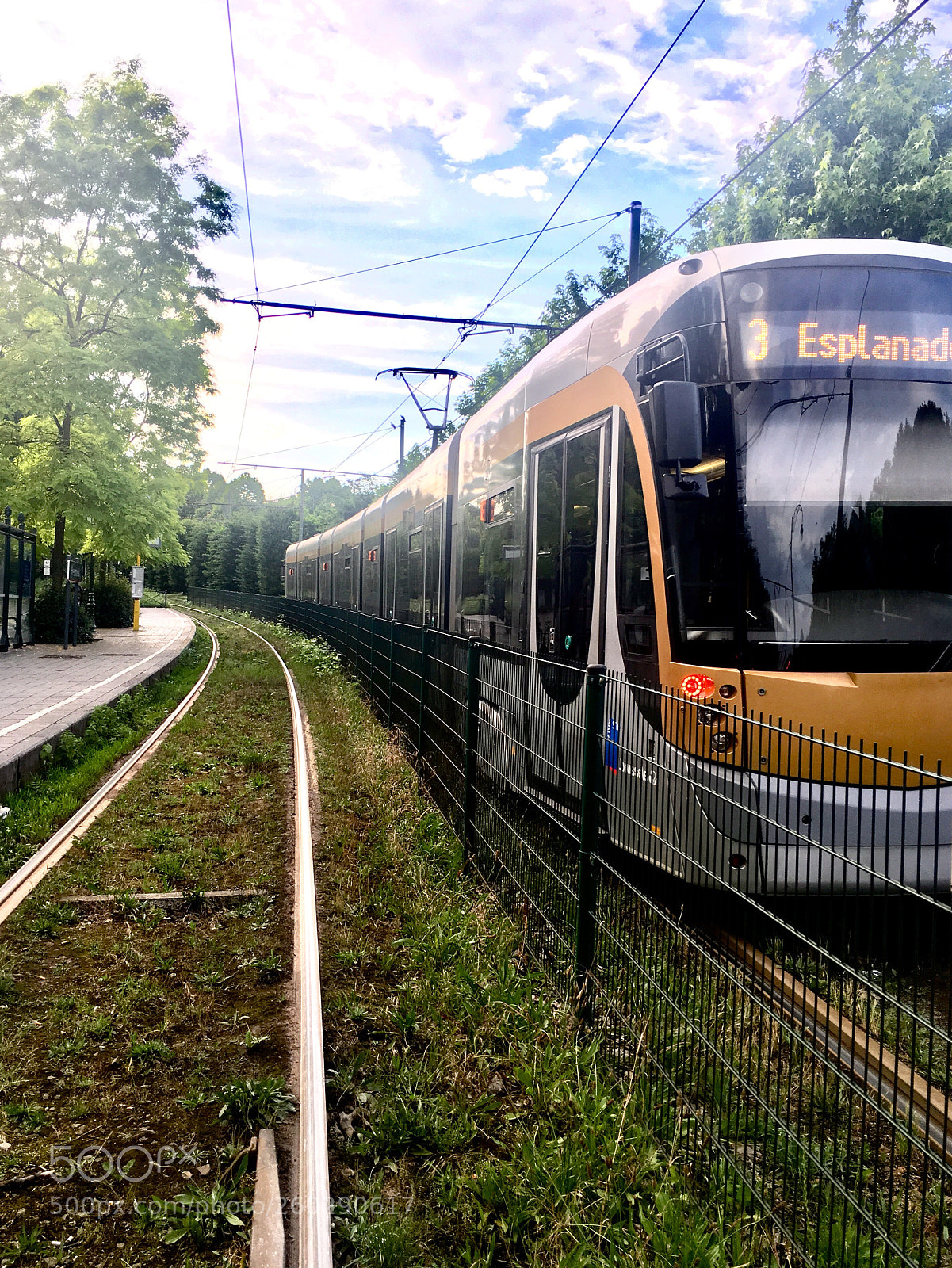 Apple iPhone 6s Plus sample photo. Tram bxl  photography