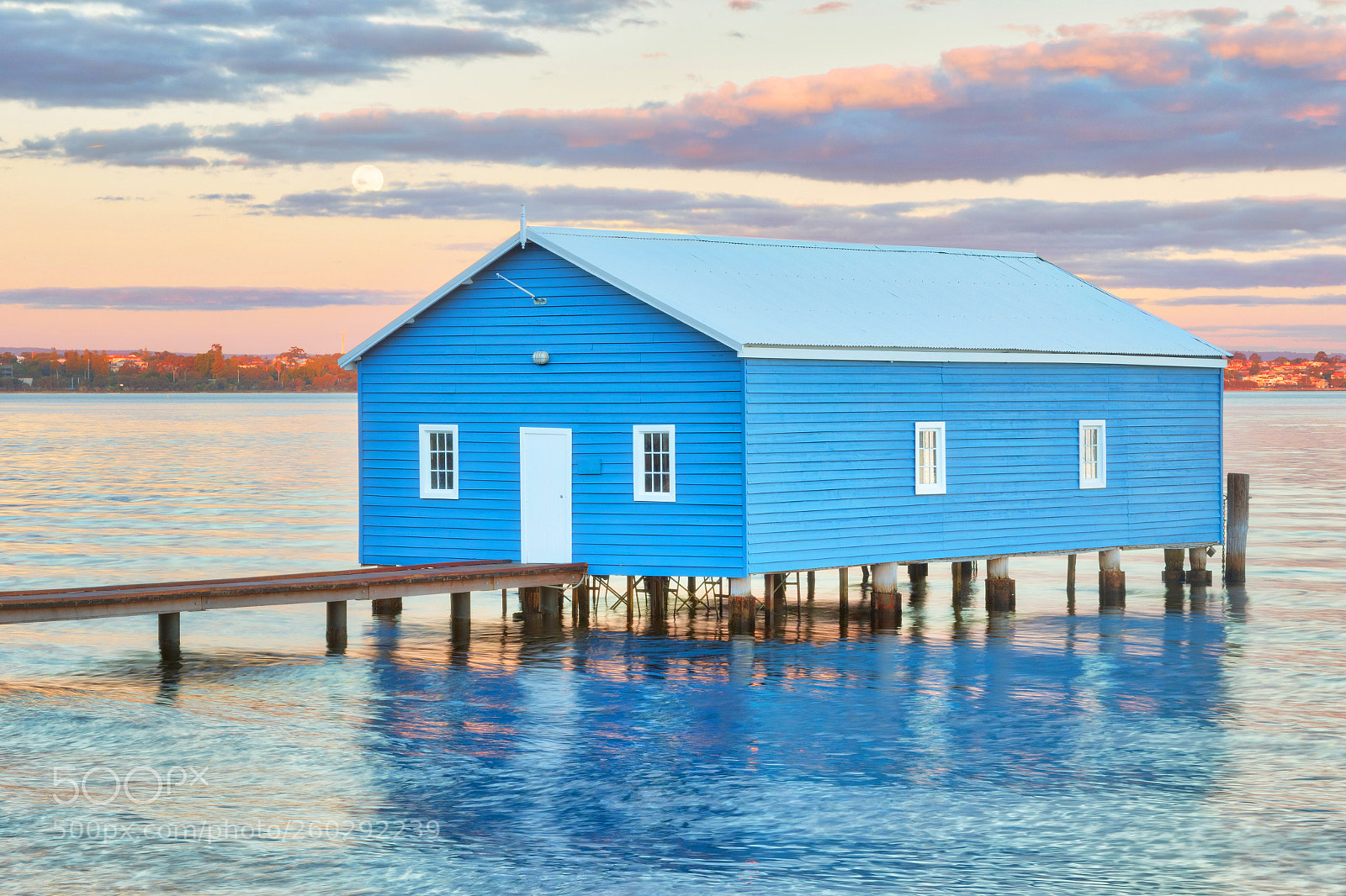 Canon EOS 7D Mark II sample photo. Blue boathouse and full photography