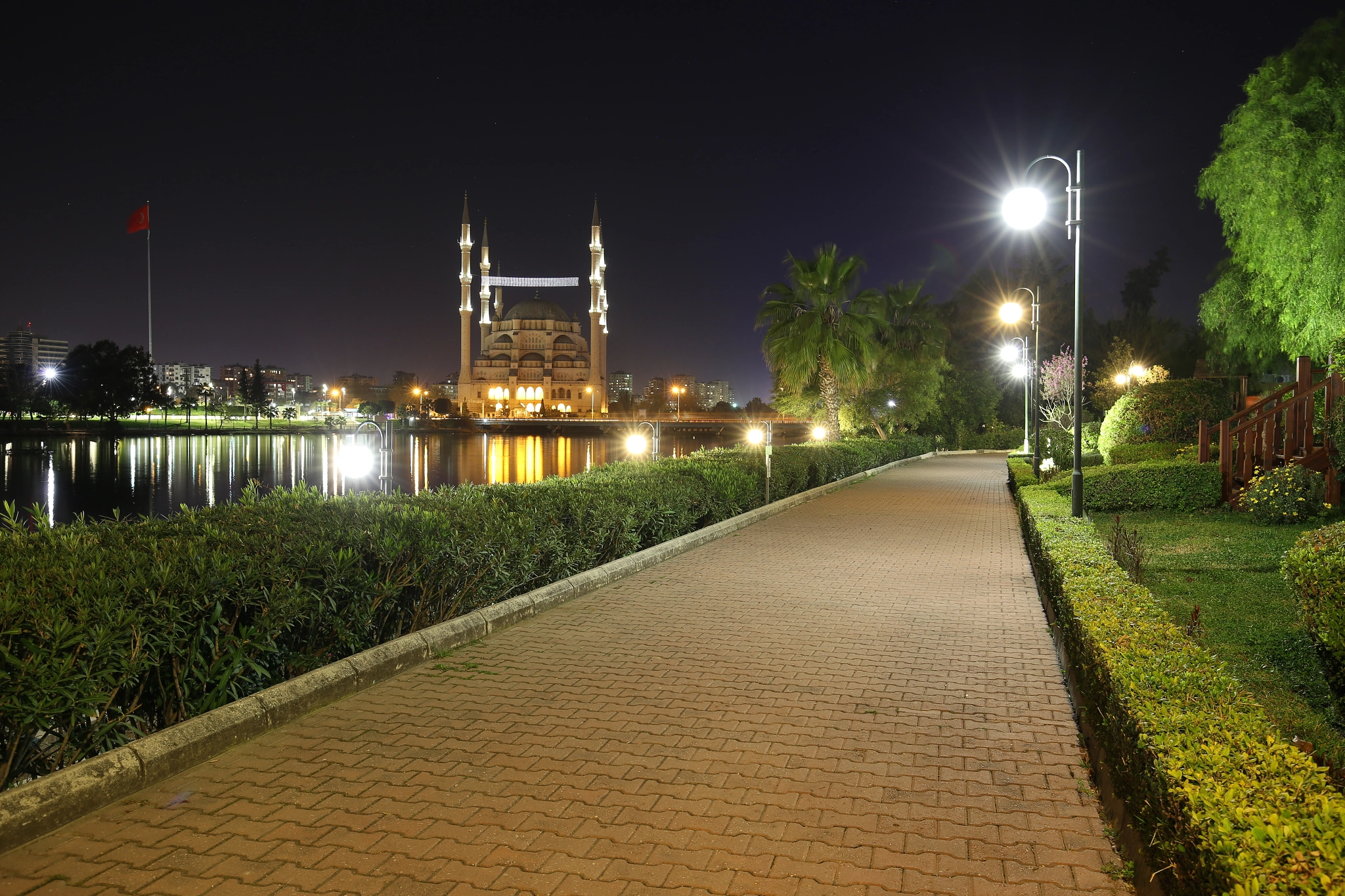 Canon EF 16-35mm F4L IS USM sample photo. Adana sabanci center mosque photography