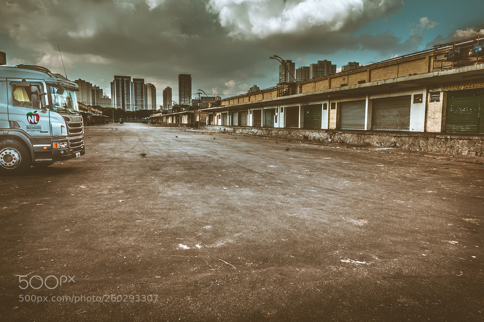 Canon EOS 60D sample photo. Nobody on the street photography