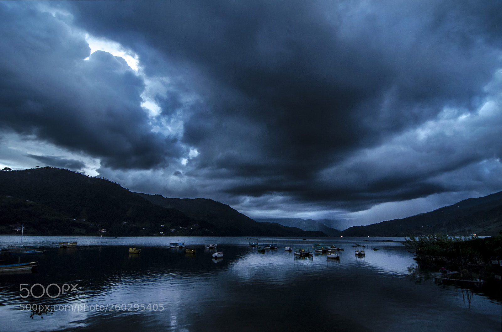 Nikon D5100 sample photo. Unsettled night photography