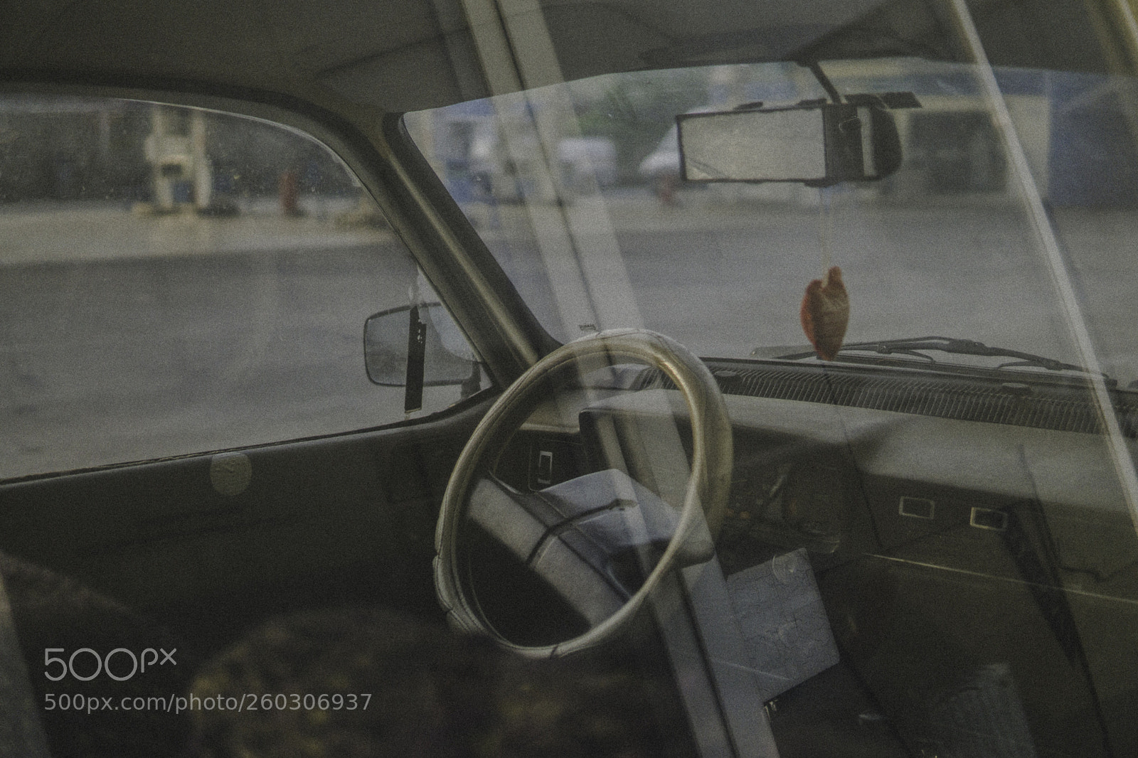 Sony a6000 sample photo. The car photography
