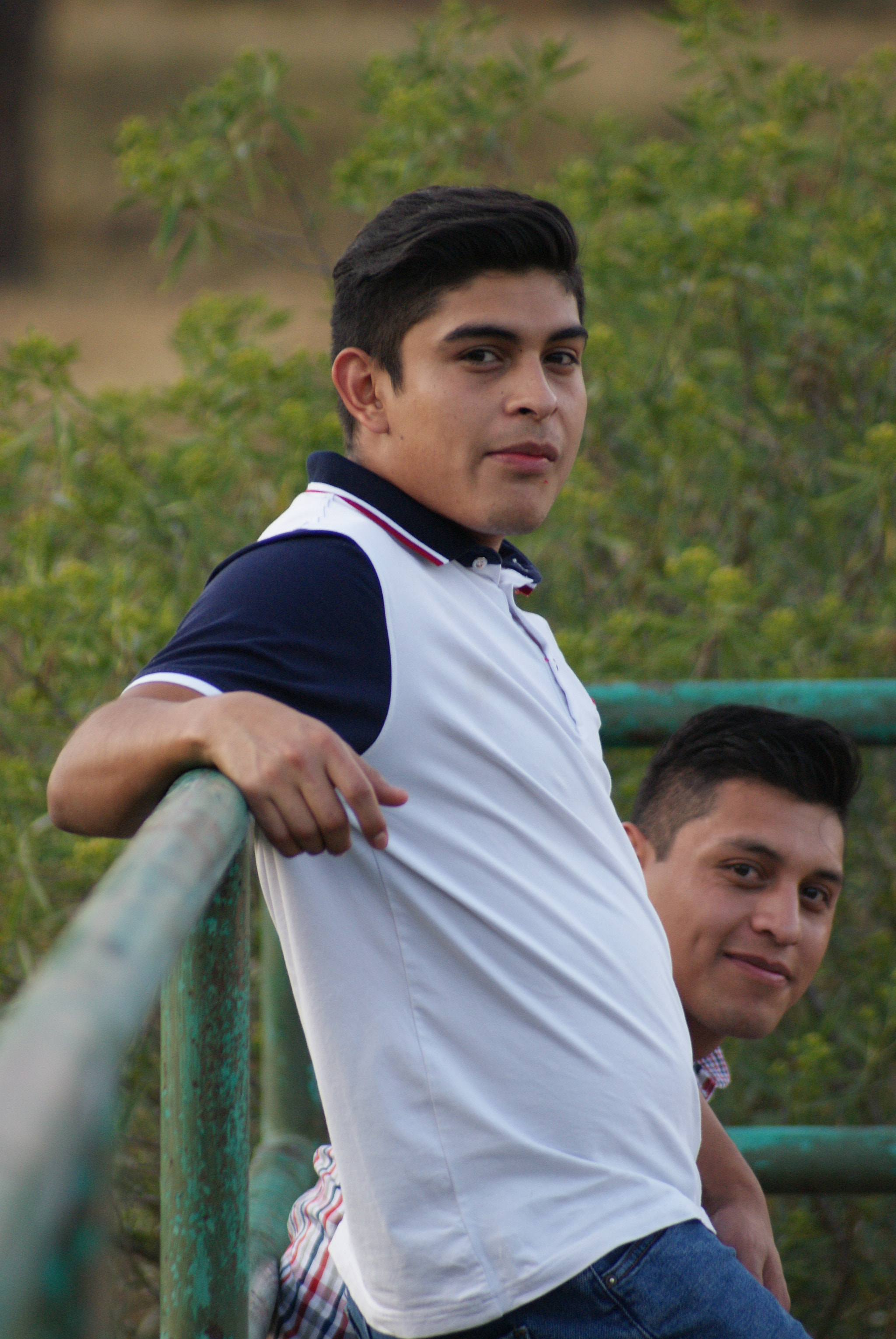 Sony 75-300mm F4.5-5.6 sample photo. Cousin photography