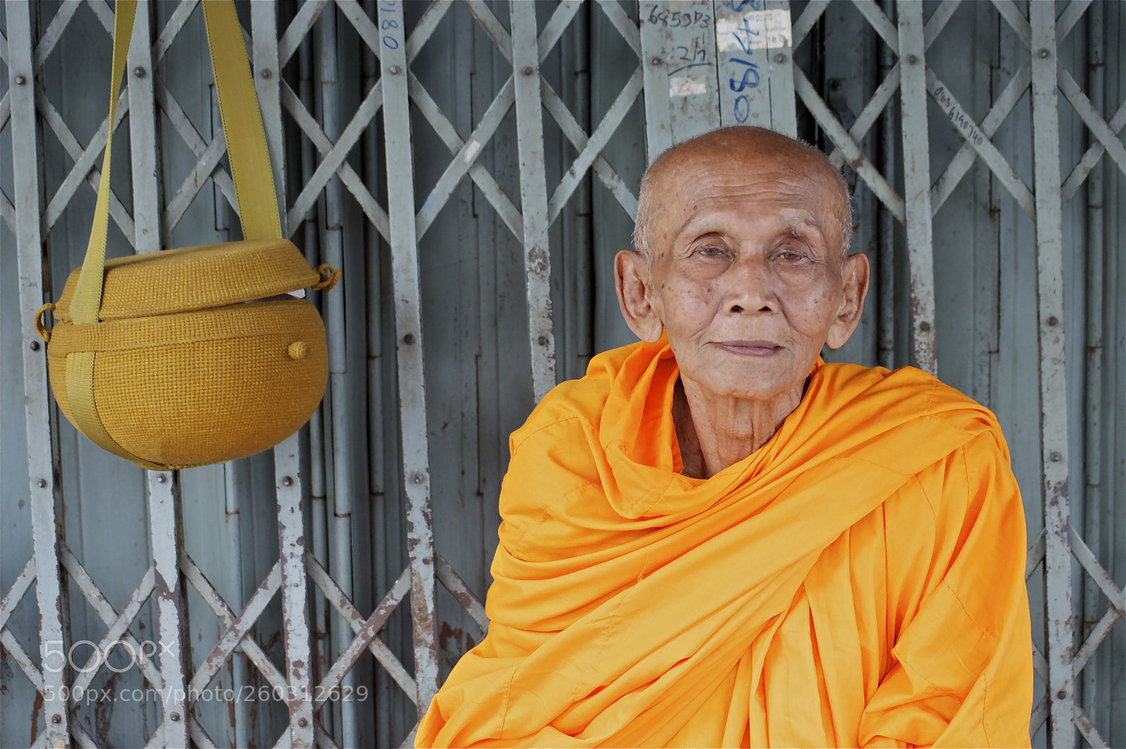 Nikon D3200 sample photo. Buddhist monk, bangkok photography