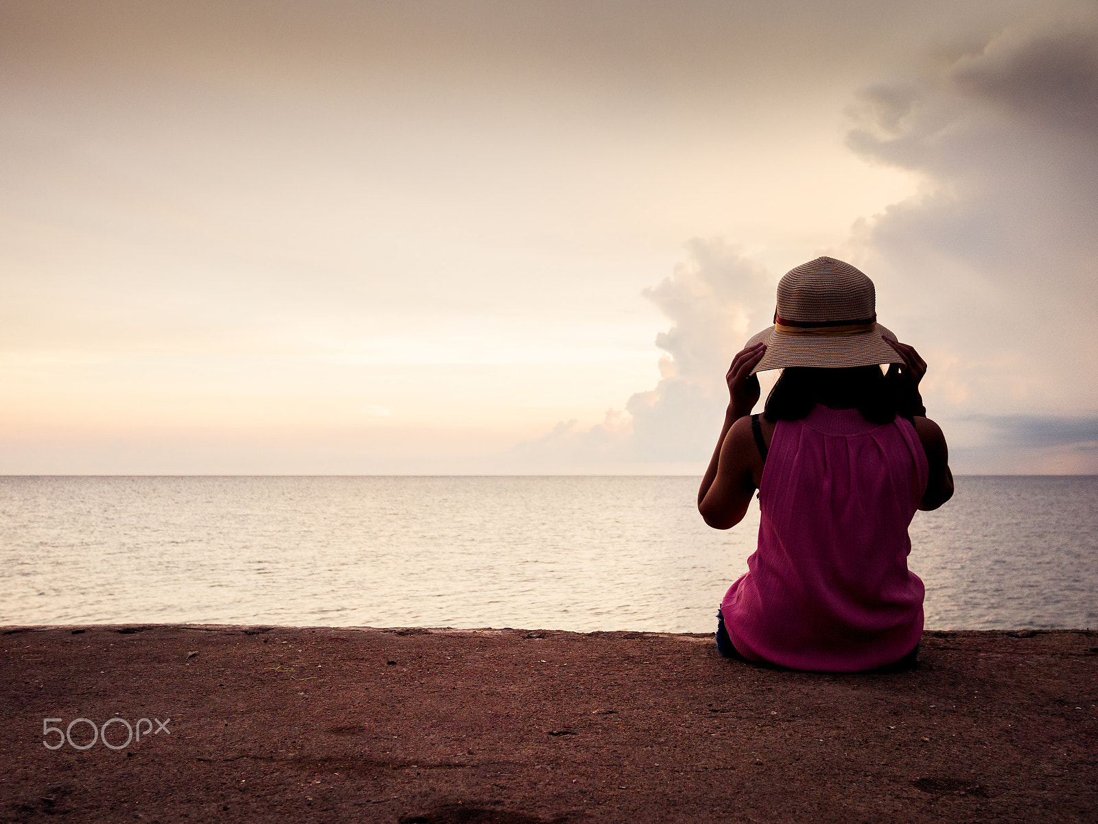 Panasonic Lumix DC-GX850 (Lumix DC-GX800 / Lumix DC-GF9) sample photo. Girl cheerful background sunset at the sea photography