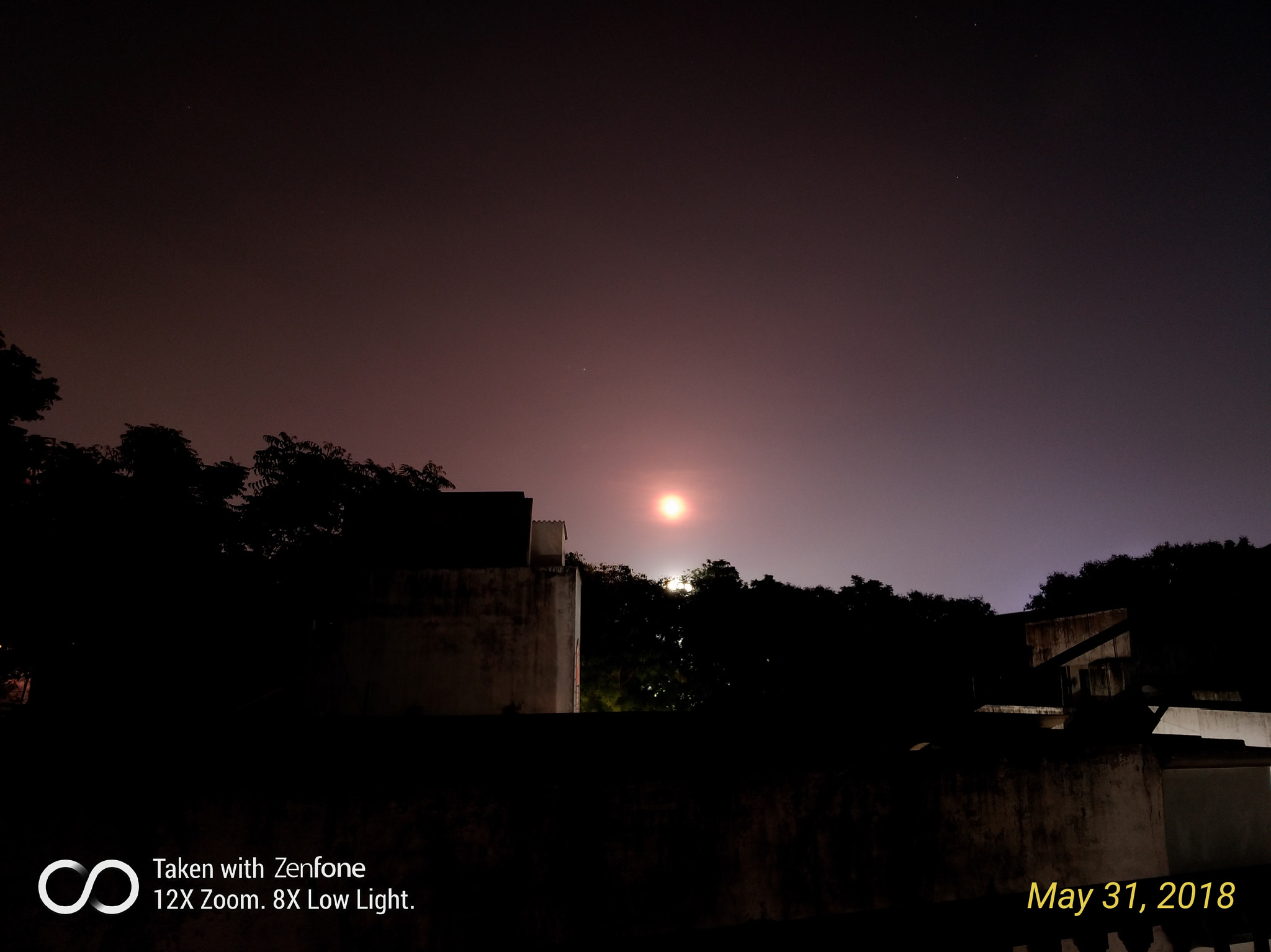 ASUS ZenFone 3 Zoom (ZE553KL) sample photo. Moon last night photography