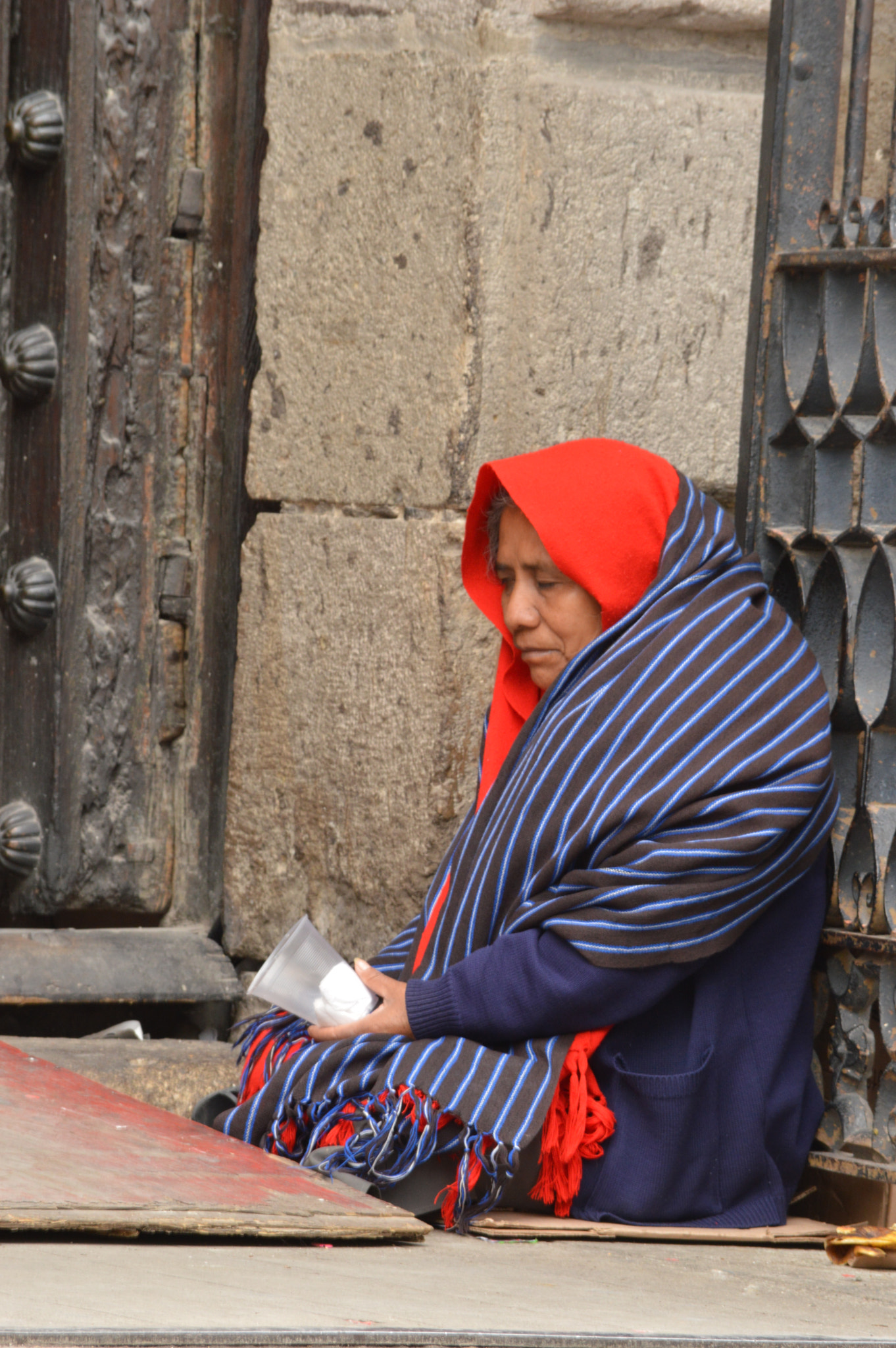 Nikon D3200 sample photo. La situacion de muchos photography