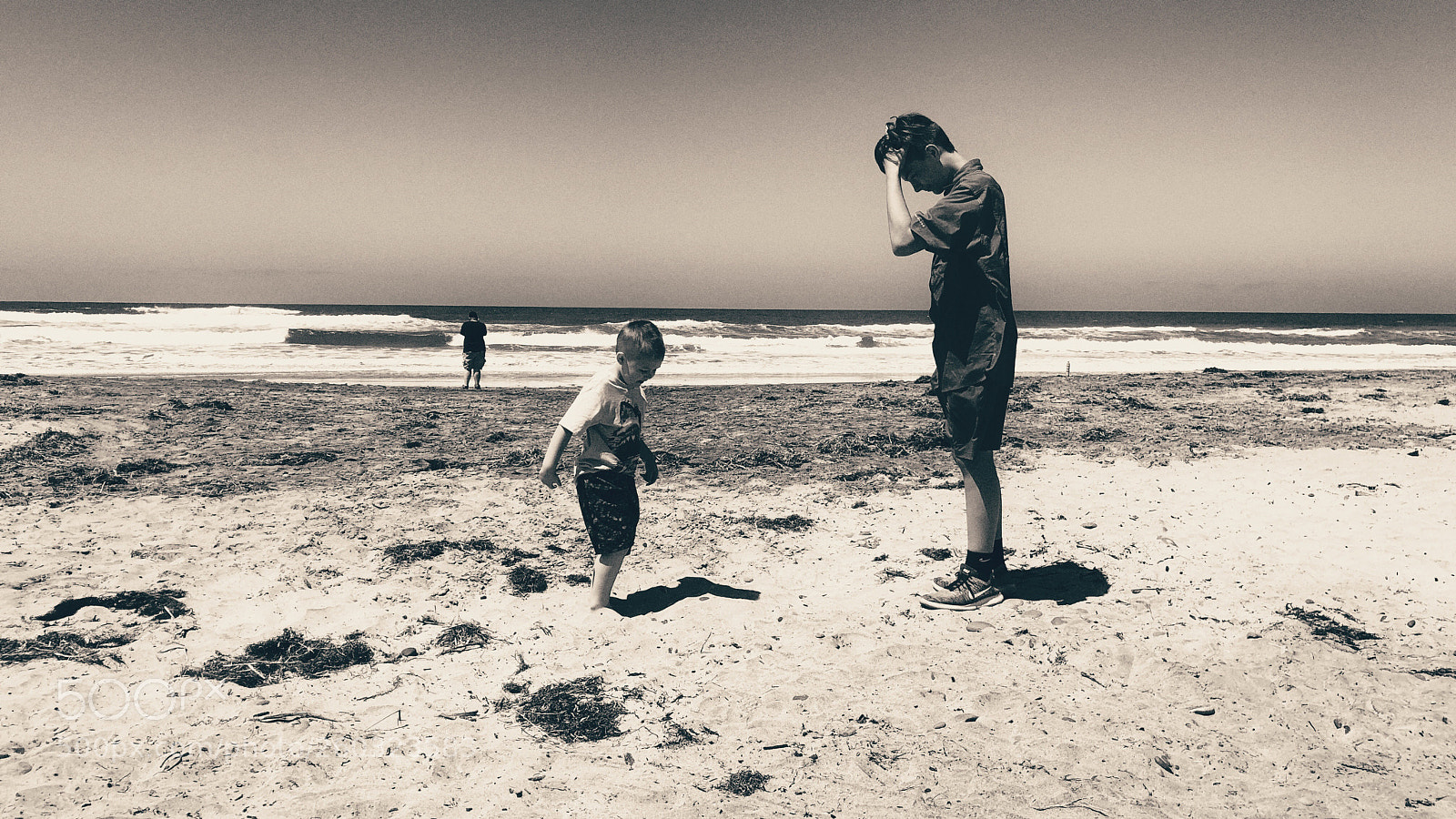 Apple iPhone X sample photo. Kids at the beach photography