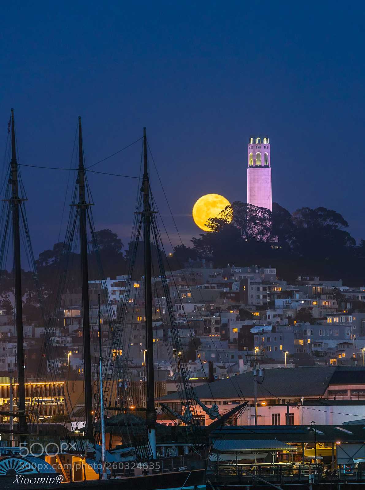 Canon EOS 5D Mark IV sample photo. Moonrise in san francisco photography