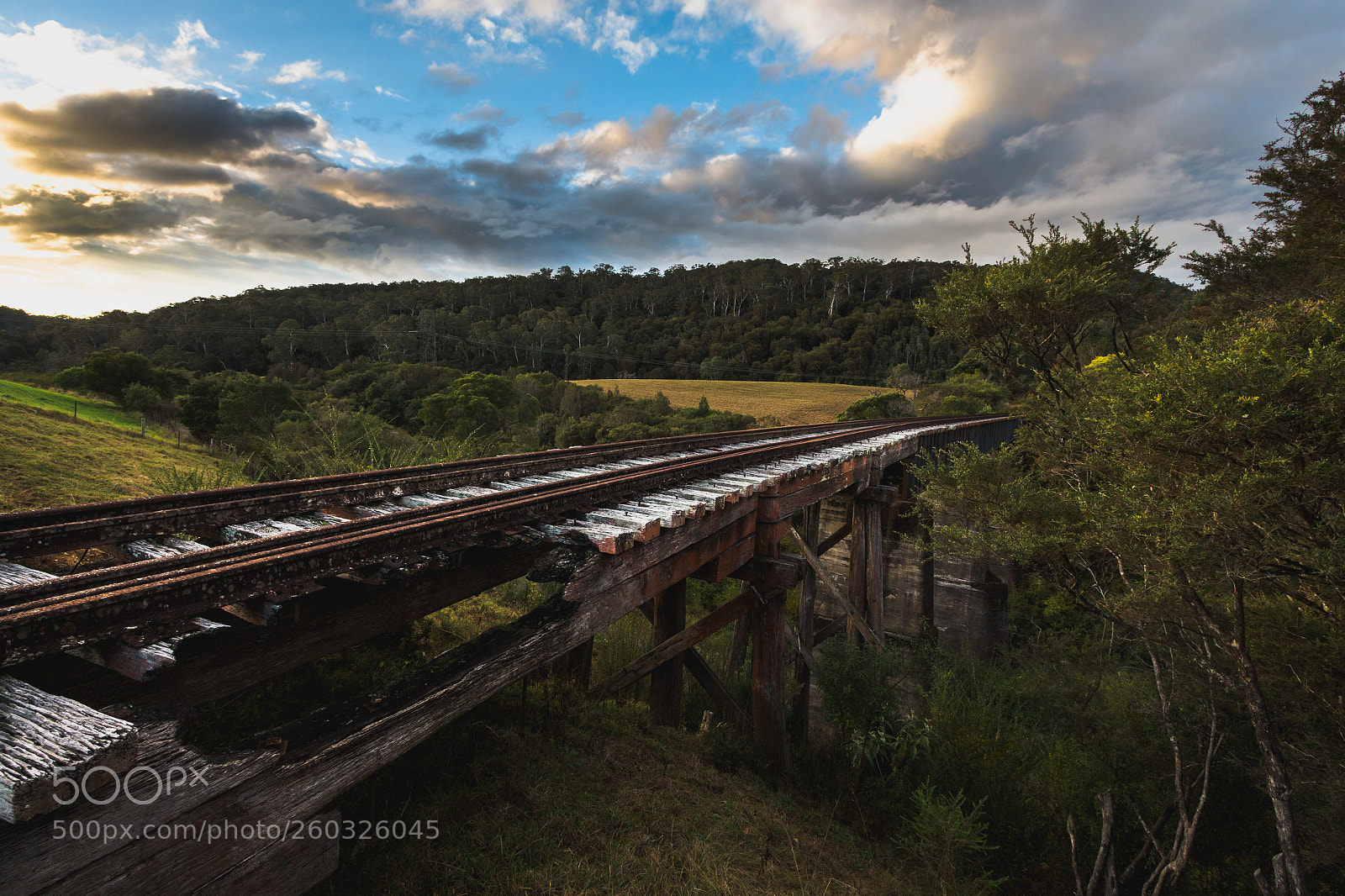 Canon EOS 700D (EOS Rebel T5i / EOS Kiss X7i) sample photo. Empty bridge photography