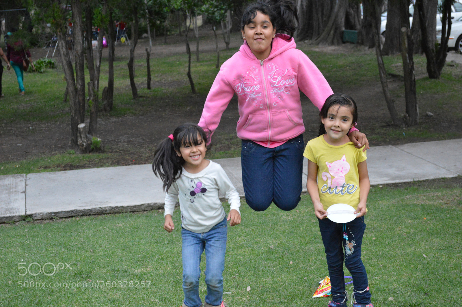 Nikon D3200 sample photo. La niña vuela photography