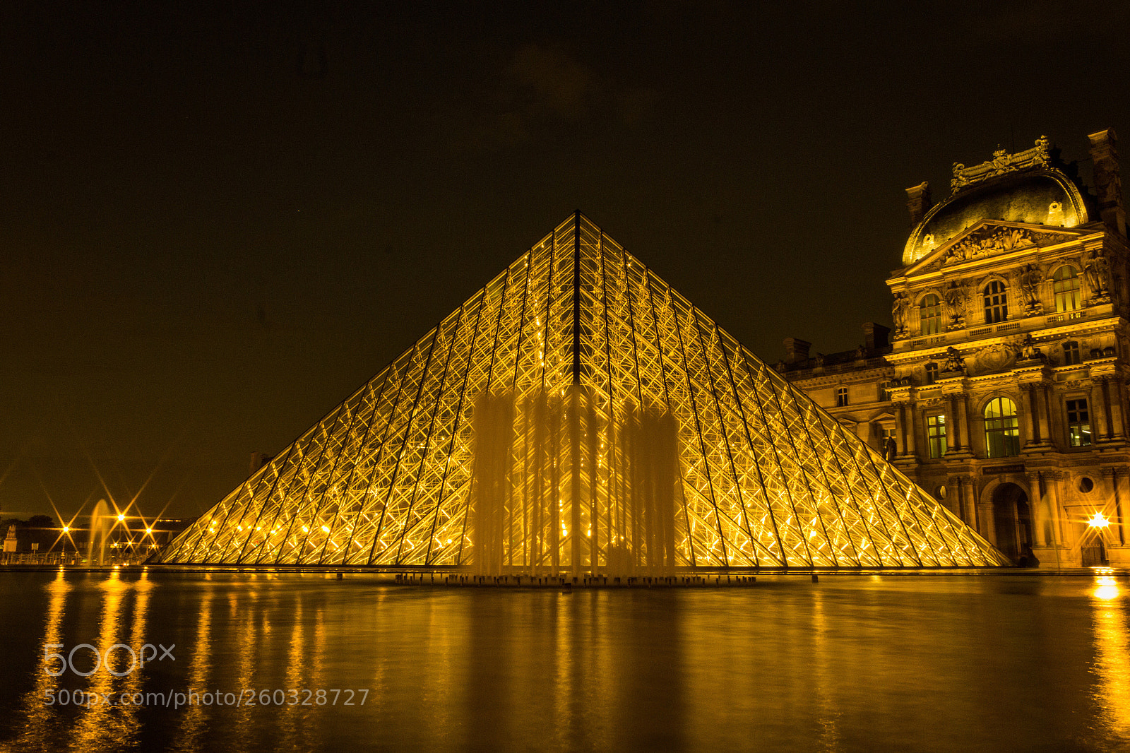 Canon EOS 550D (EOS Rebel T2i / EOS Kiss X4) sample photo. Louvre at night photography