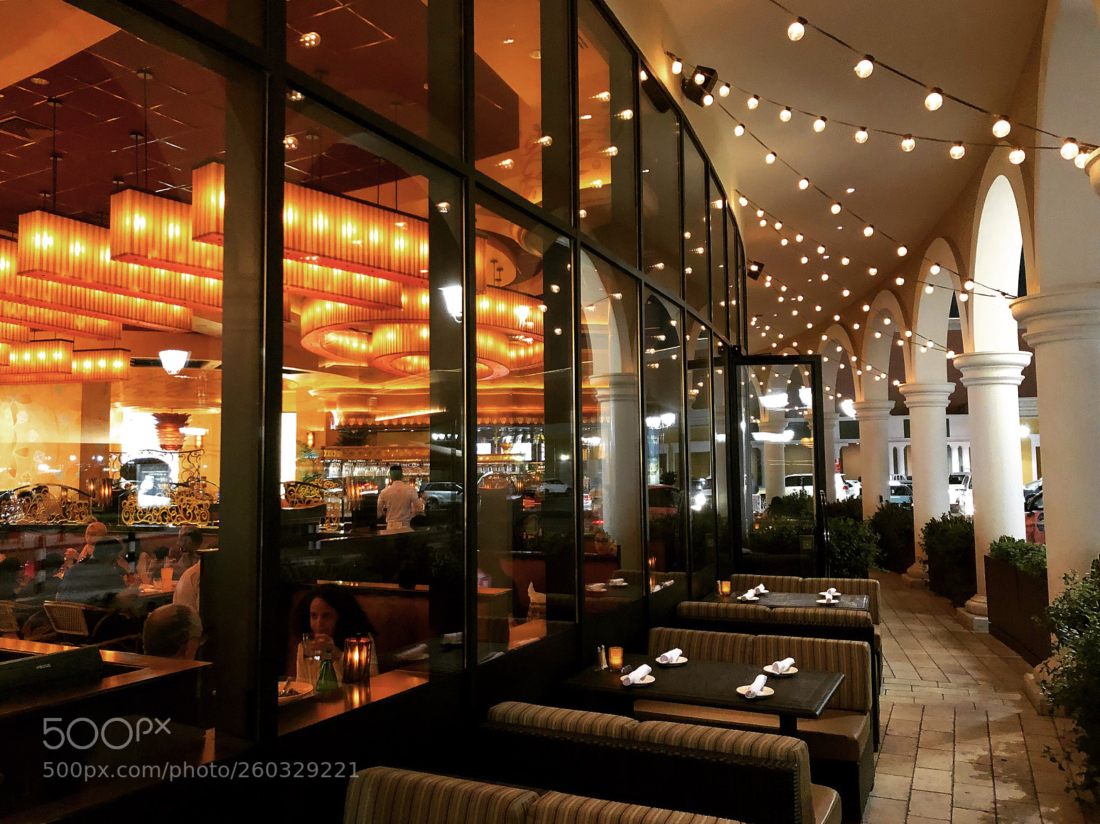 Apple iPhone X sample photo. Restaurant photography