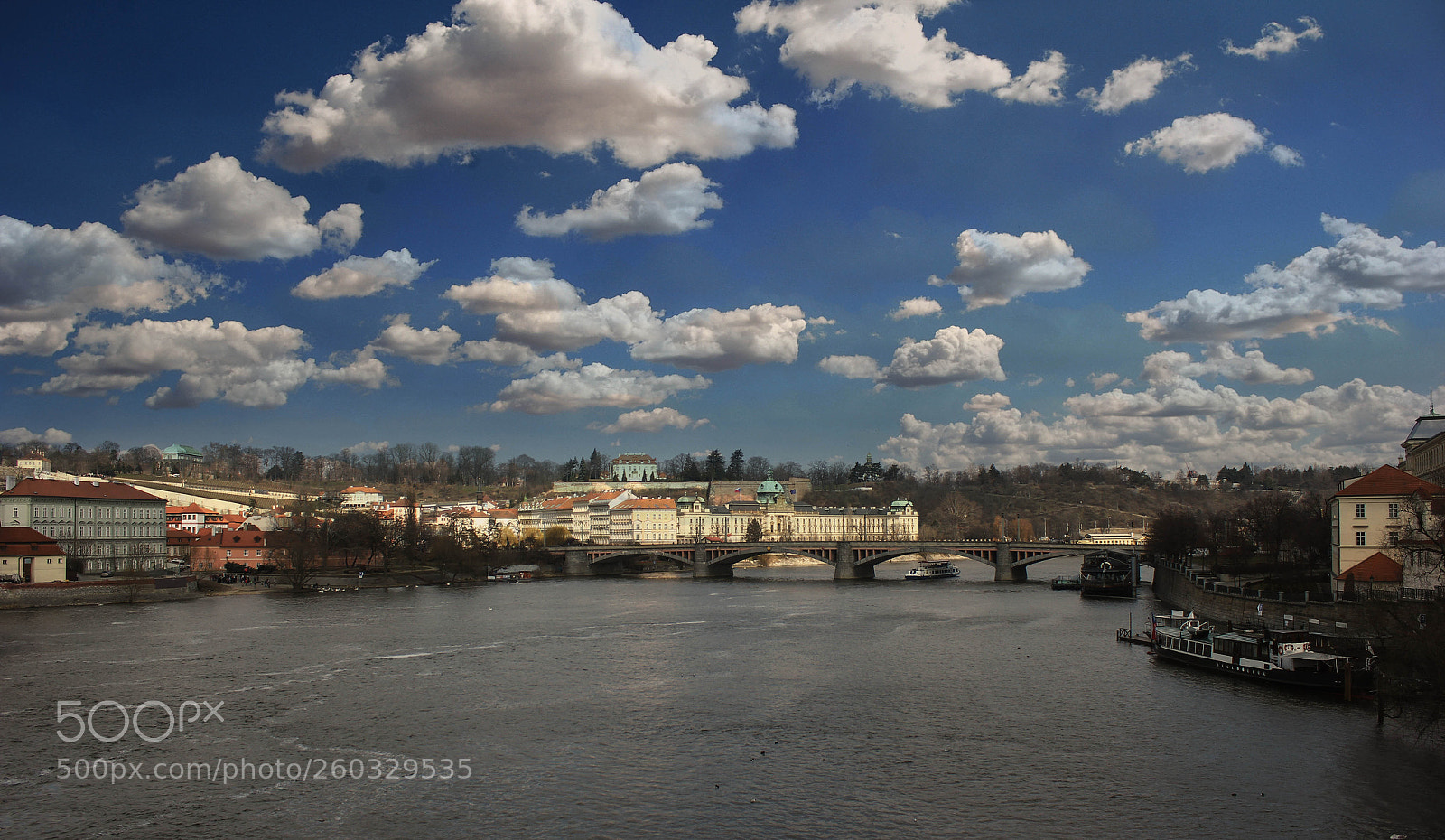 Canon EOS 550D (EOS Rebel T2i / EOS Kiss X4) sample photo. Prague vltava river photography