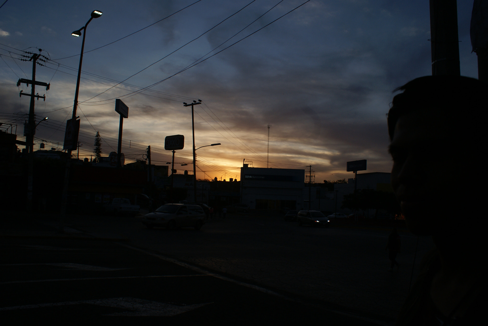Sony DT 18-70mm F3.5-5.6 sample photo. Cielo azul photography