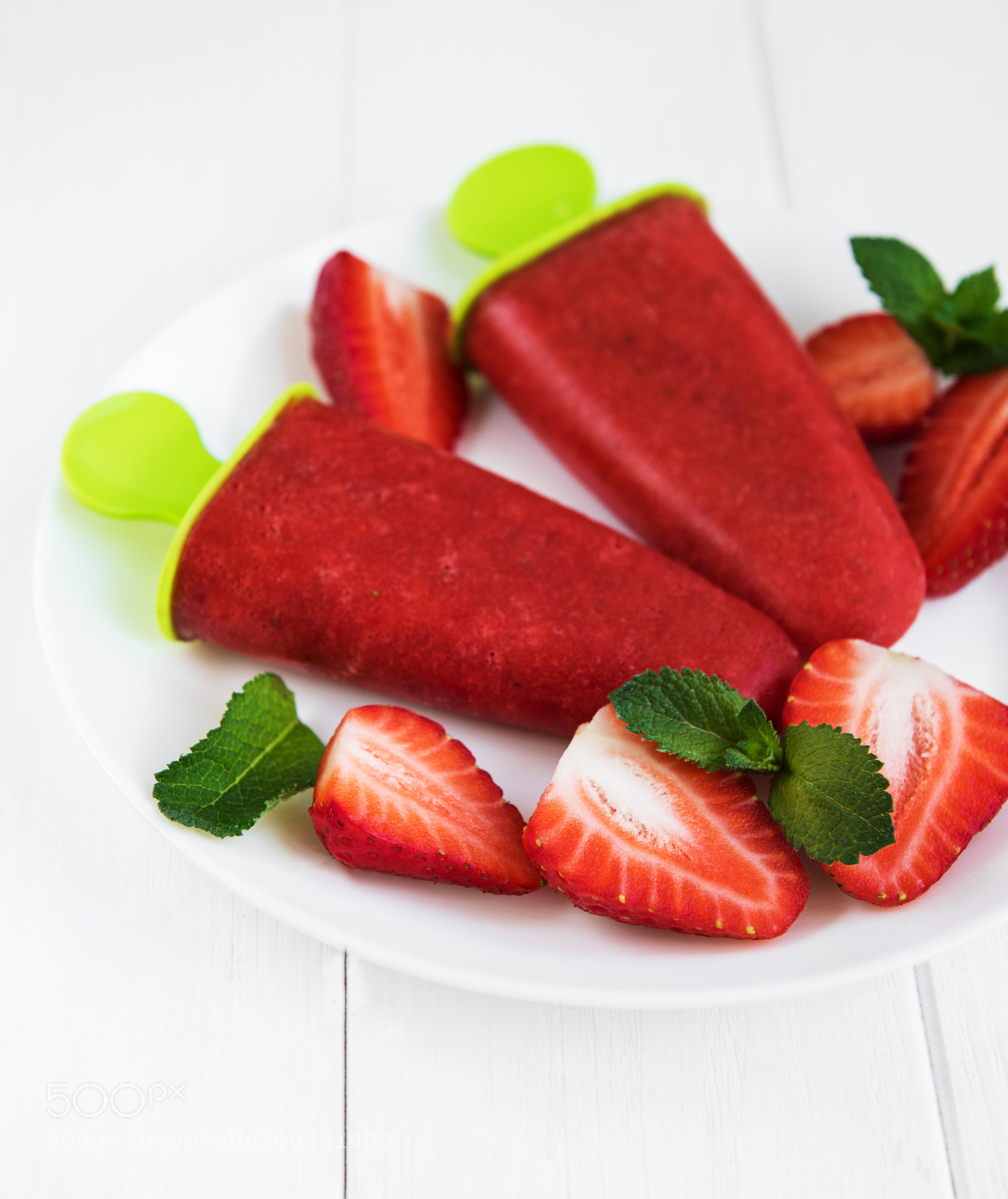 Nikon D750 sample photo. Homemade strawberry ice cream photography