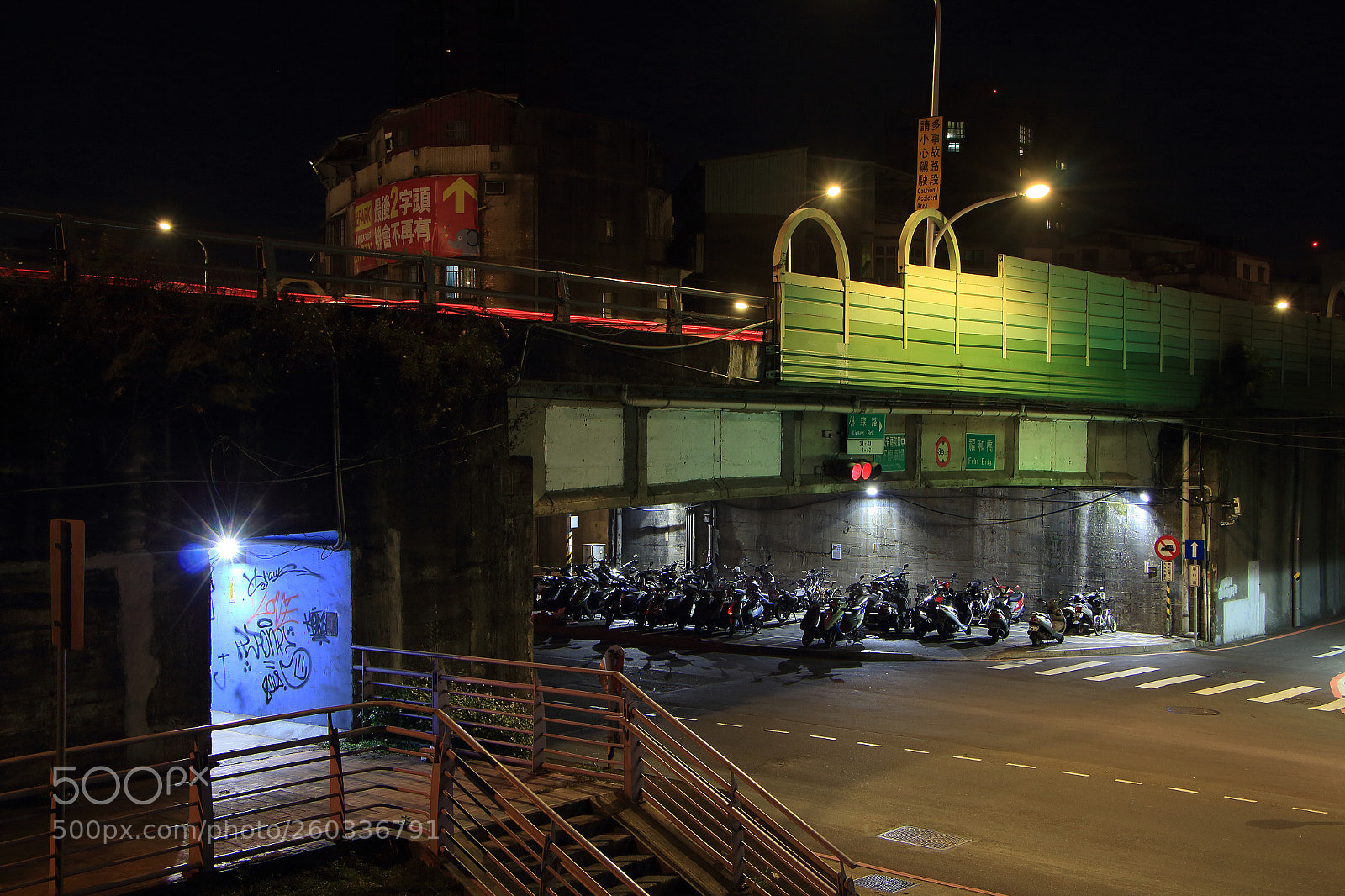 Canon EOS 650D (EOS Rebel T4i / EOS Kiss X6i) sample photo. #street_blues photography