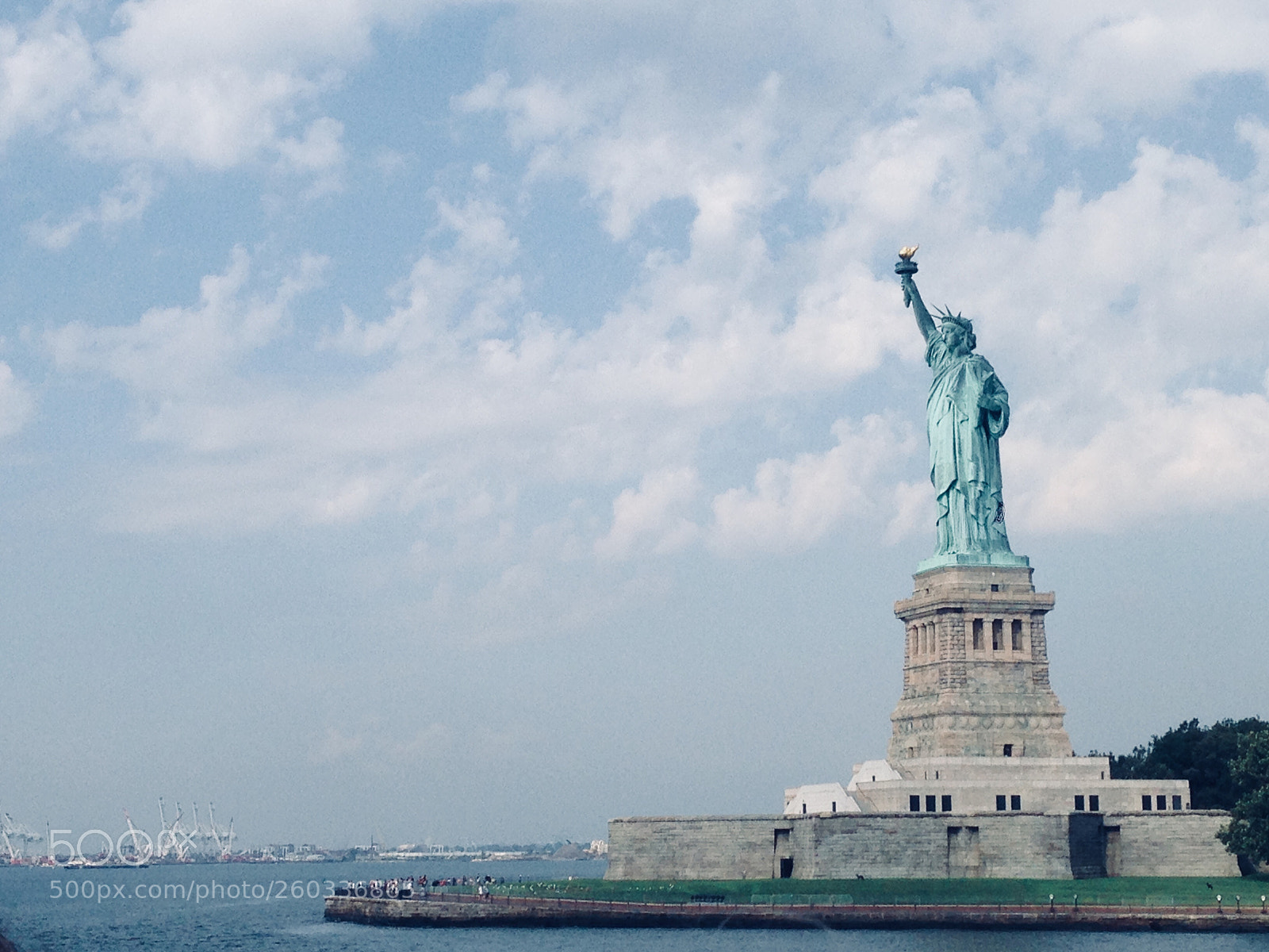 Apple iPhone 5 sample photo. Statue of liberty photography