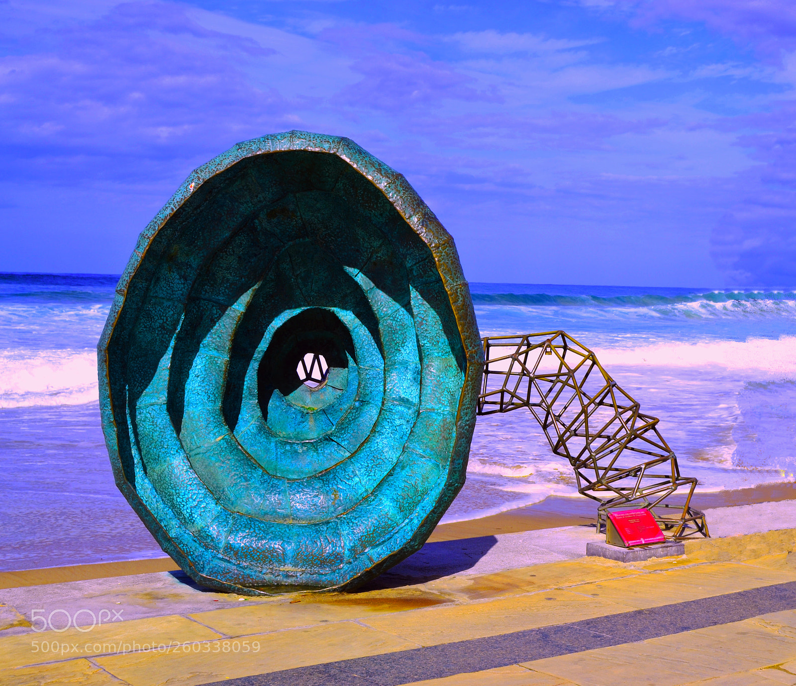Nikon D3100 sample photo. Escultura playa de zarautz photography