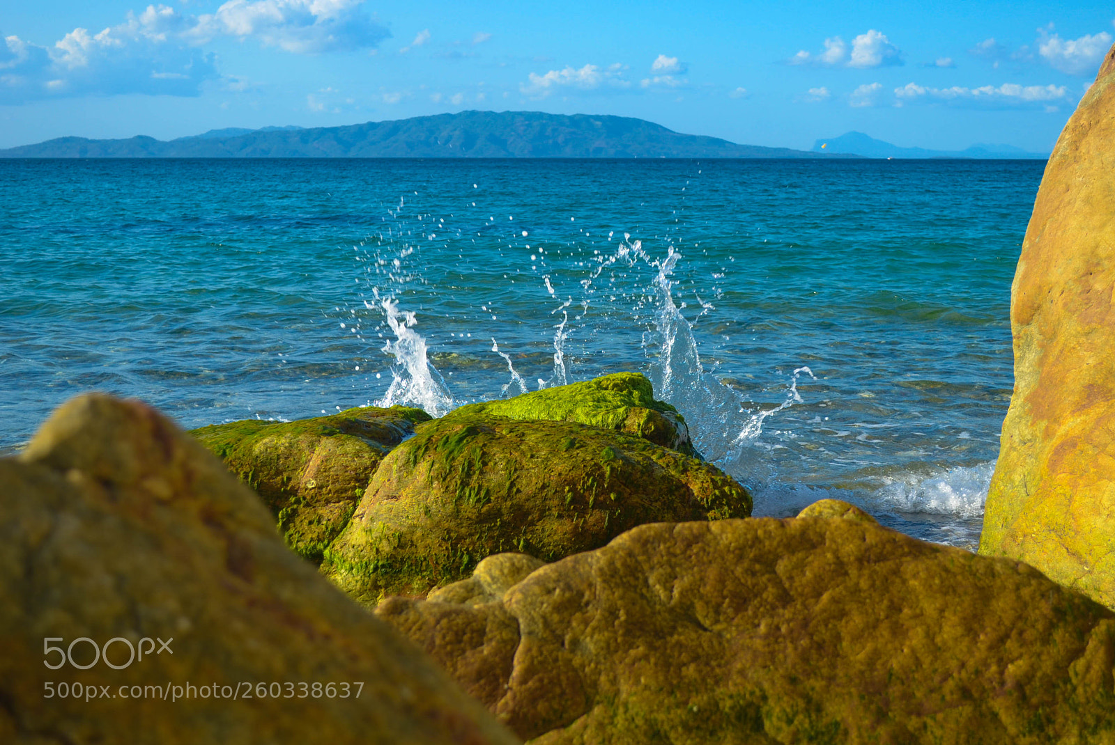 Nikon D5100 sample photo. Rocks and splash photography