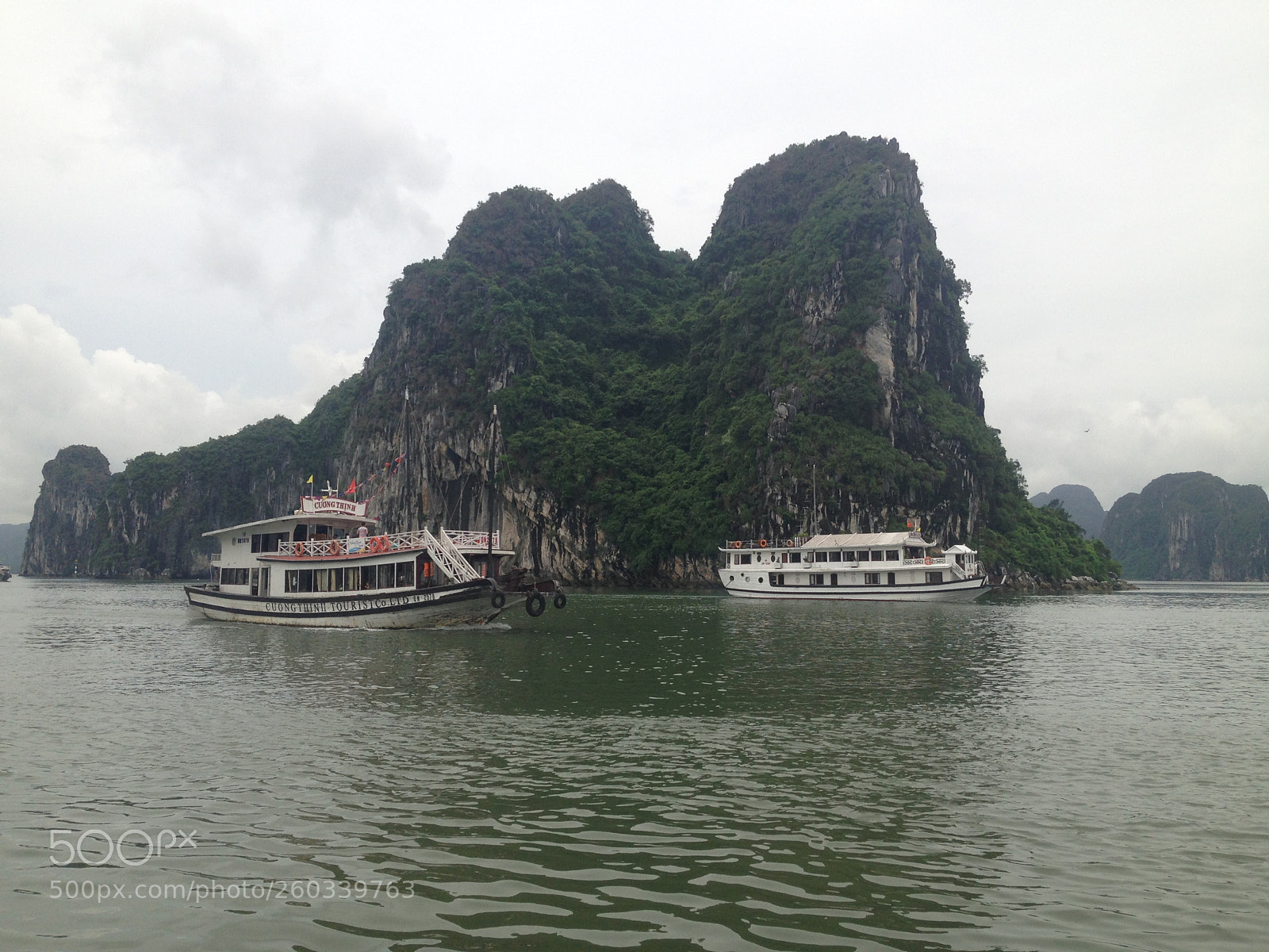 Apple iPhone 5 sample photo. Halong bay - vietnam photography