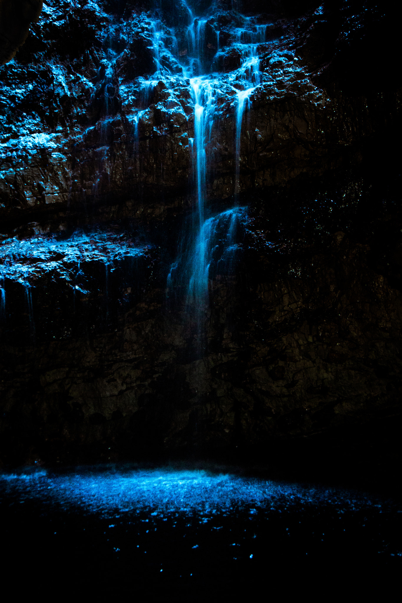 Canon EOS 700D (EOS Rebel T5i / EOS Kiss X7i) sample photo. Cave fall photography