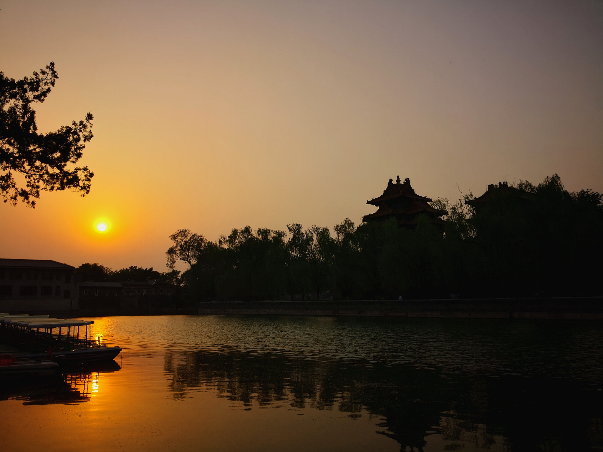 HUAWEI Mate 10 sample photo. 夕阳下。 photography