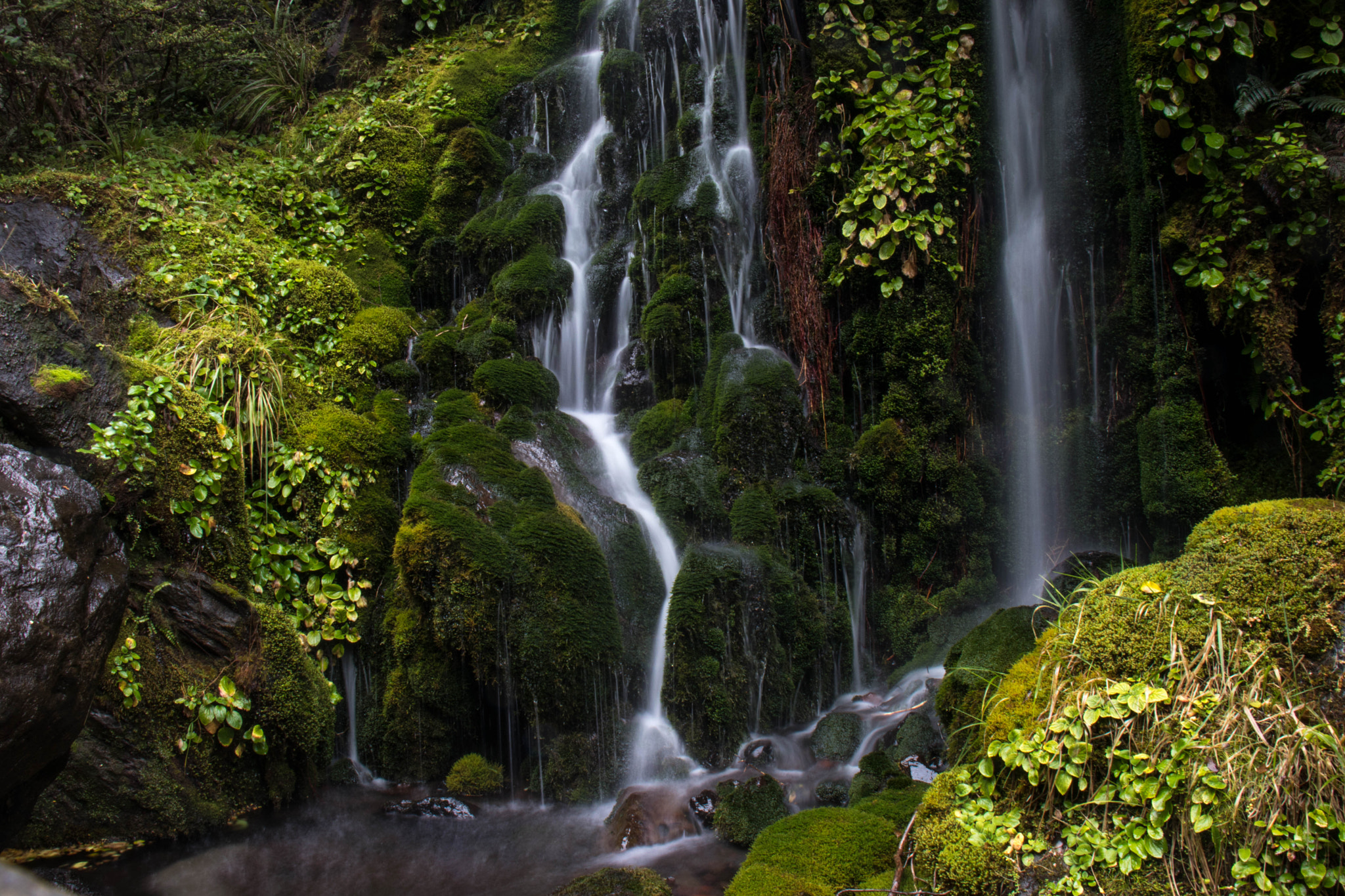 Canon EOS 800D (EOS Rebel T7i / EOS Kiss X9i) sample photo. Unnamed waterfall photography