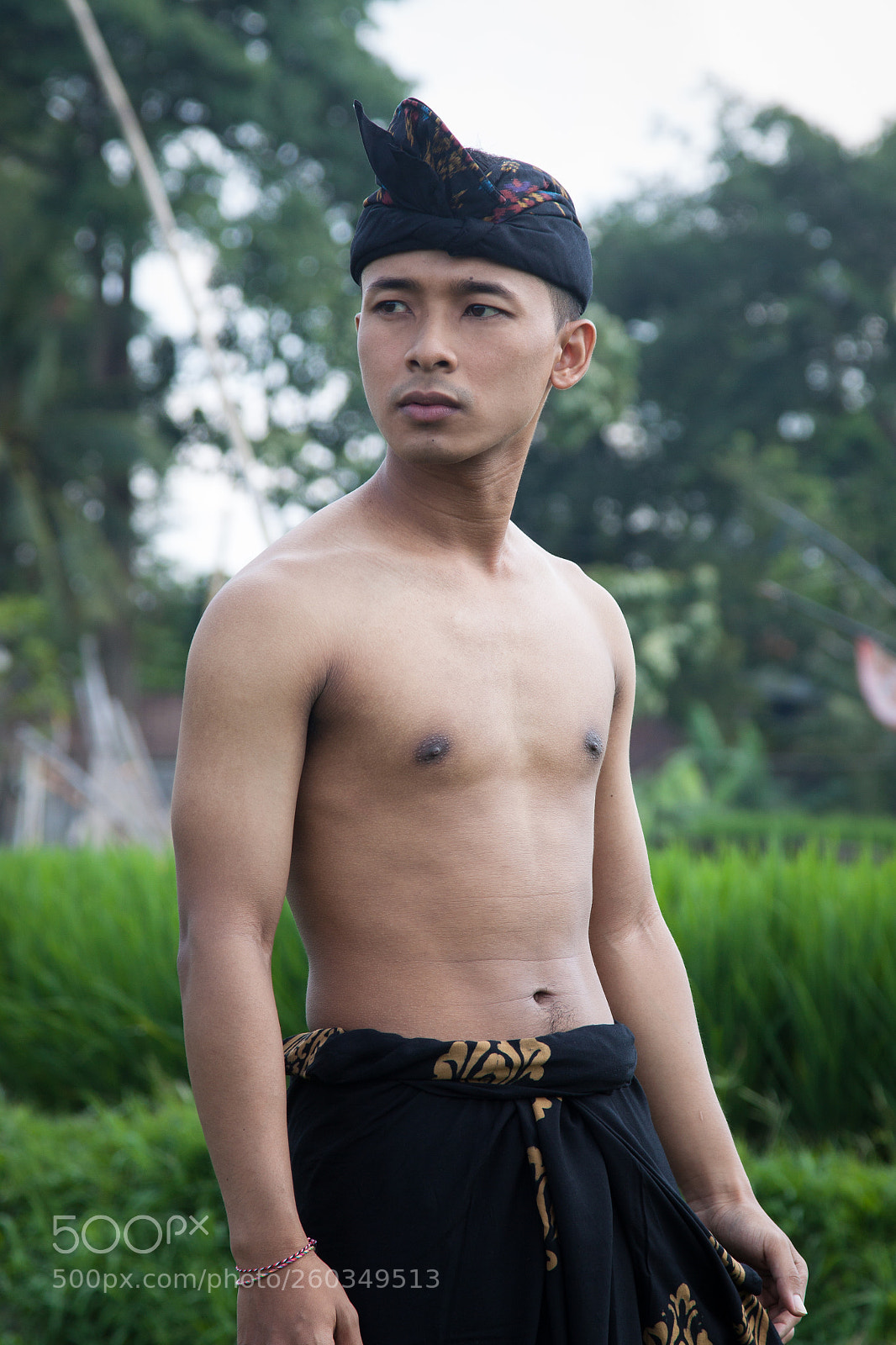 Canon EOS 50D sample photo. Checking out photography