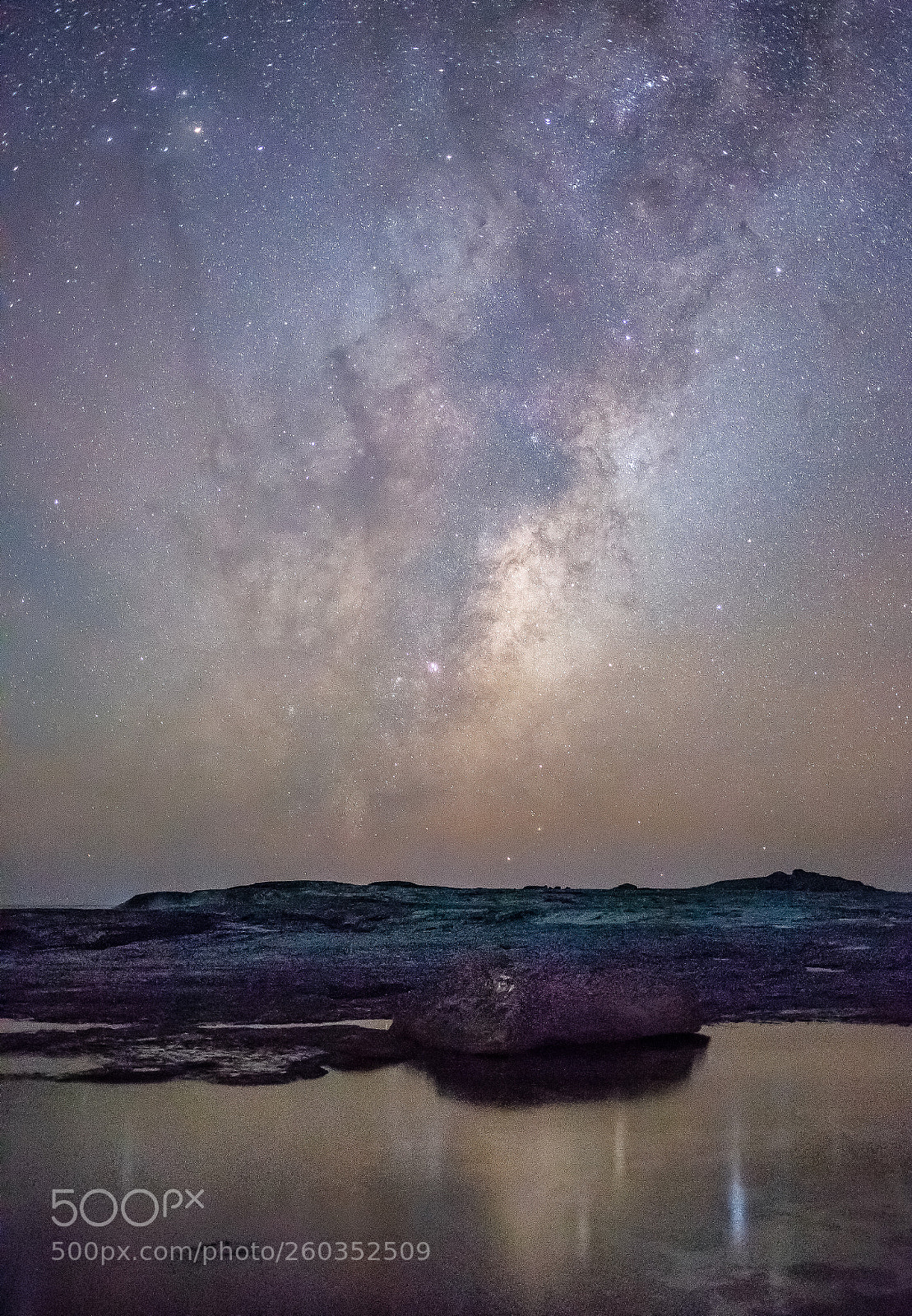 Canon EOS 6D sample photo. Amber airglow photography