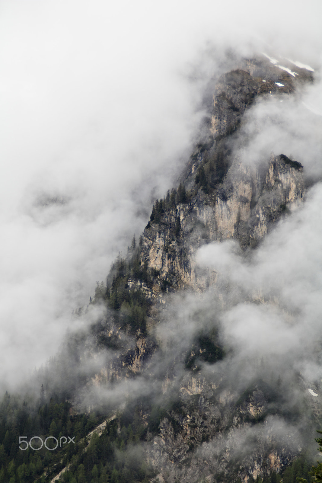 Canon EOS 750D (EOS Rebel T6i / EOS Kiss X8i) sample photo. Foggy clouds rising from dark mountain fore photography