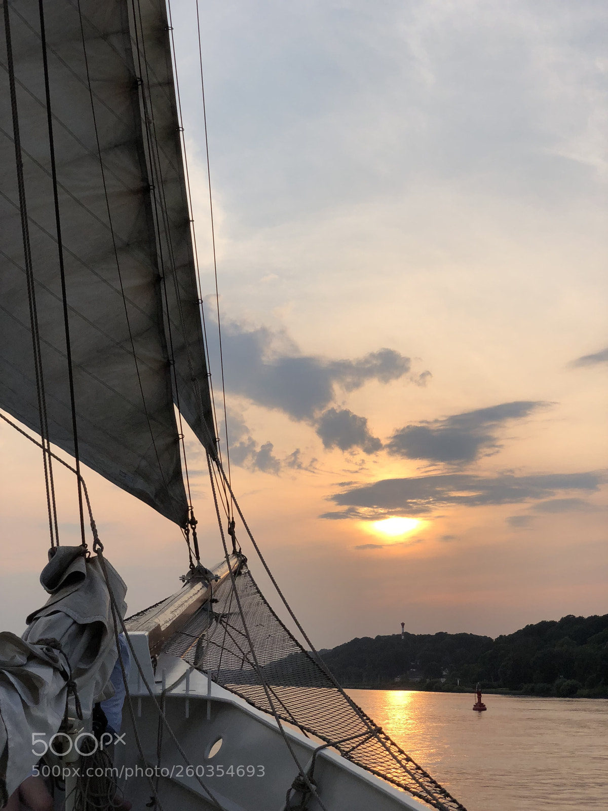 Apple iPhone X sample photo. Sailing on mare frisium photography