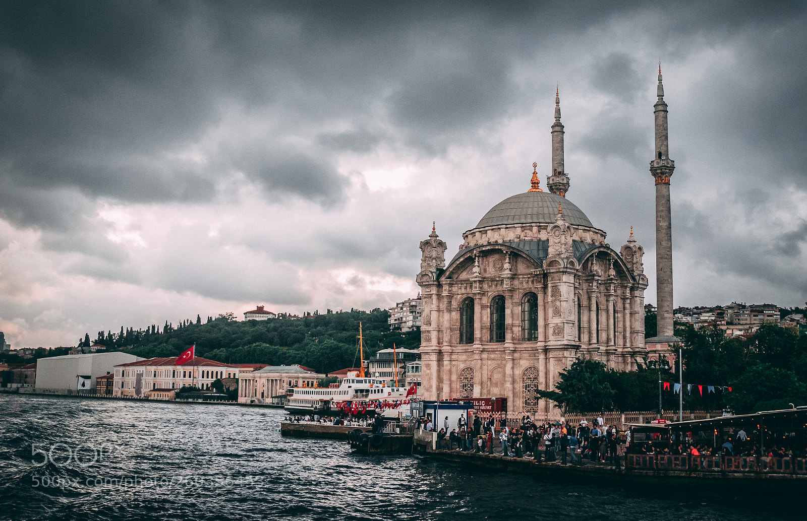 Canon EOS 77D (EOS 9000D / EOS 770D) sample photo. Ortakoy mosque photography