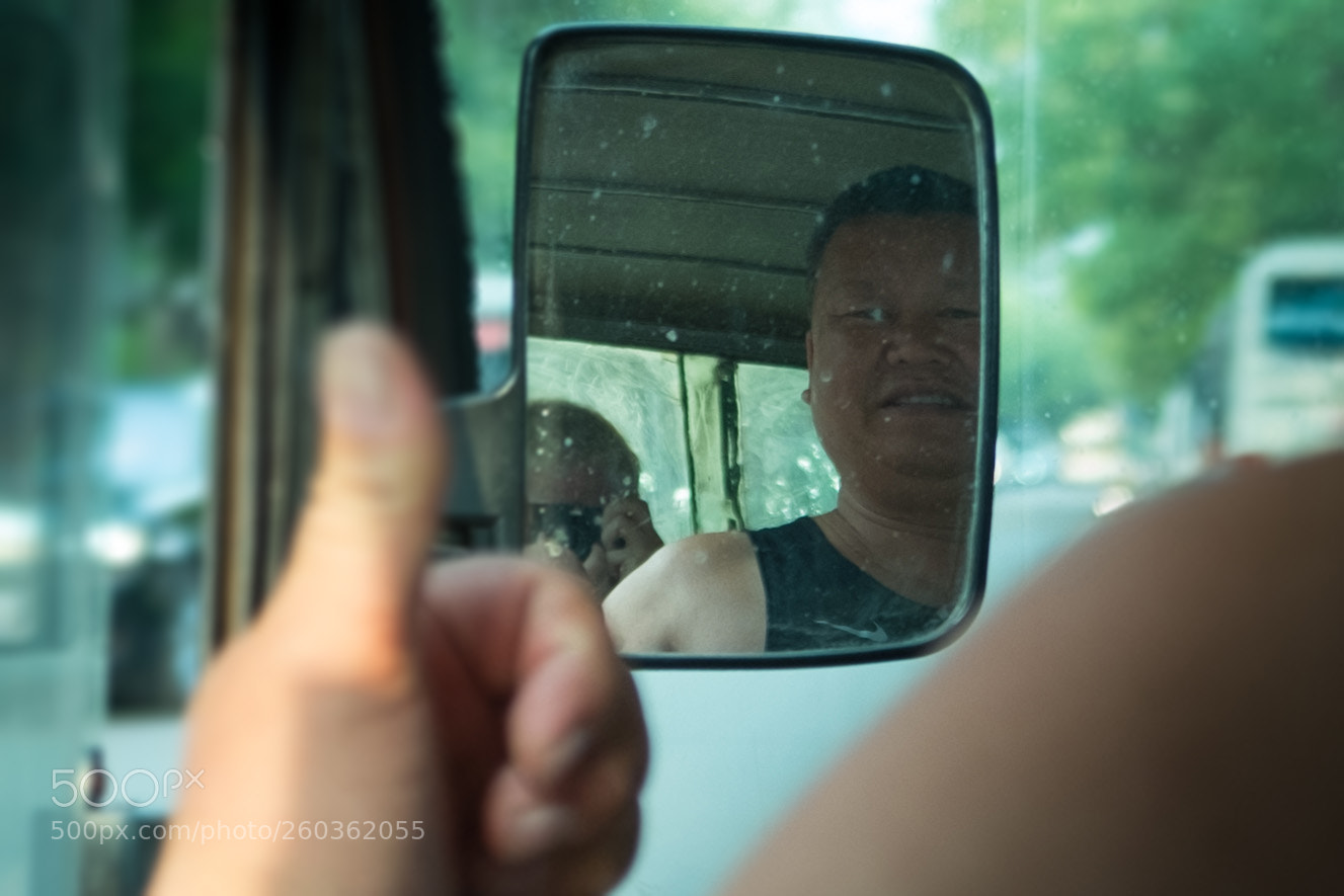 Fujifilm X100T sample photo. Thumb up photography