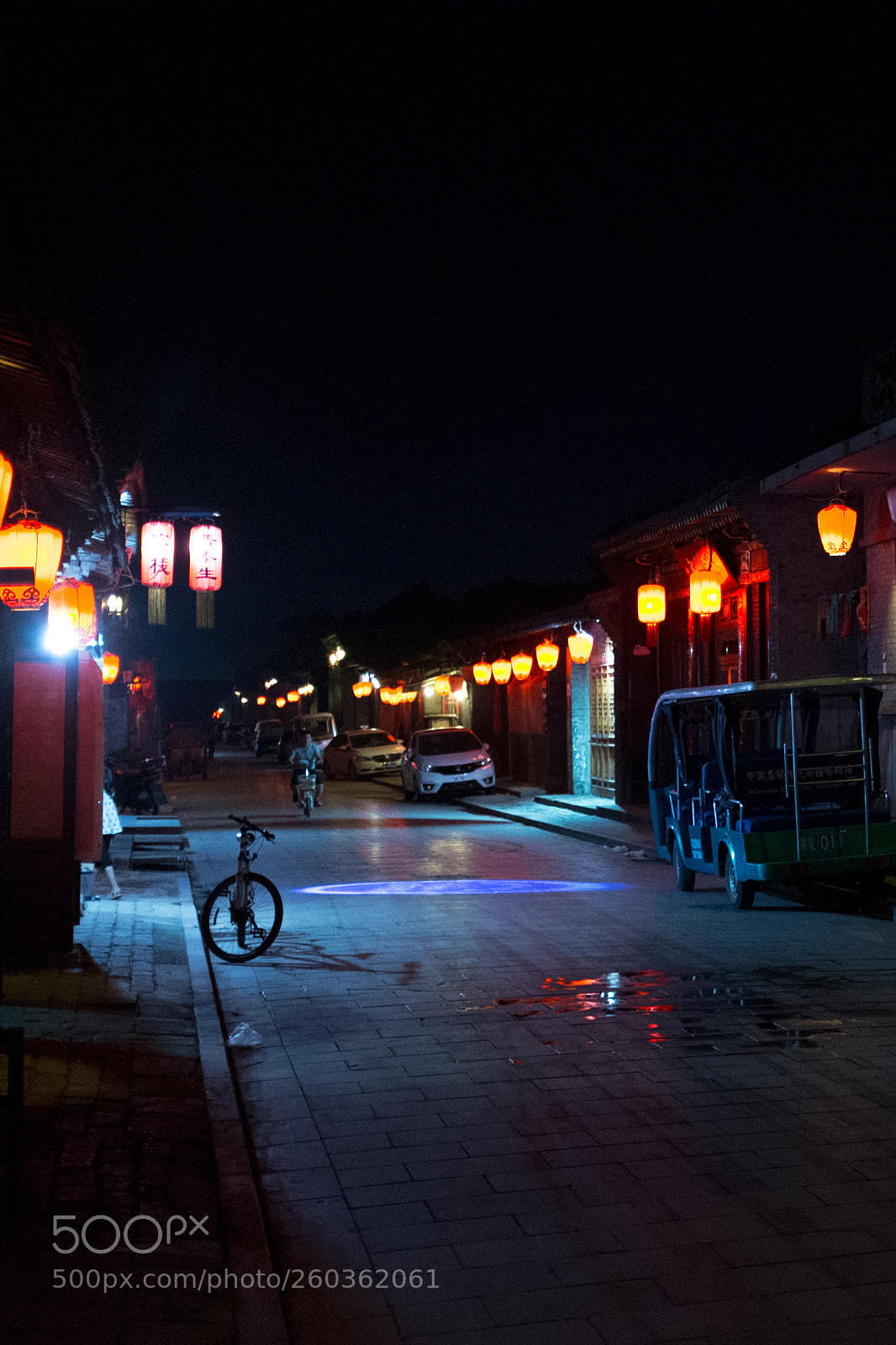 Fujifilm X100T sample photo. Neon street photography