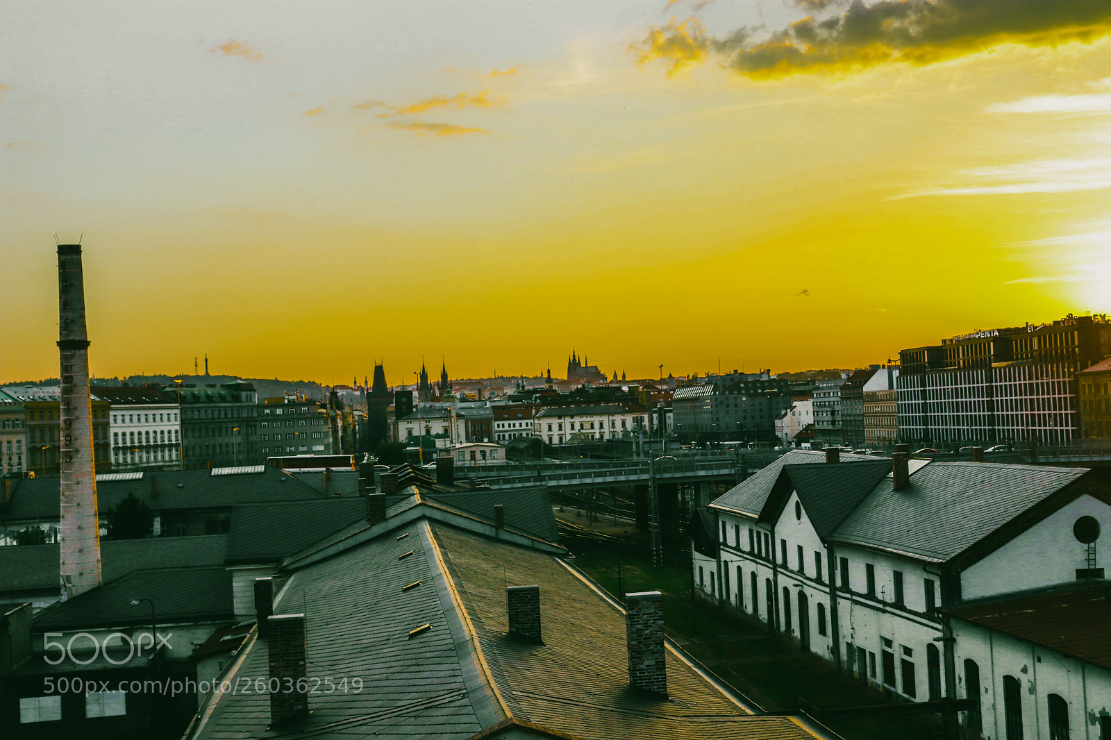 Canon EOS 200D (EOS Rebel SL2 / EOS Kiss X9) sample photo. Prague sunset view photography